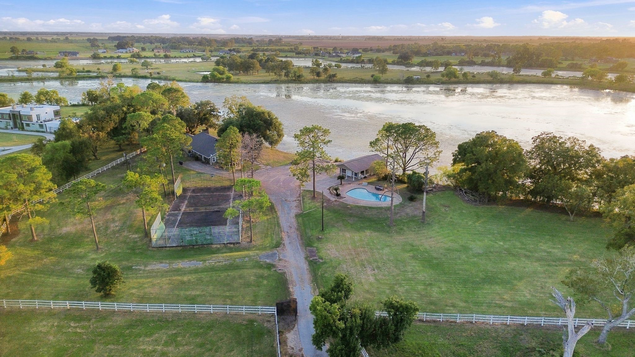 2935 W FM 1462, Rosharon, TX 77583
