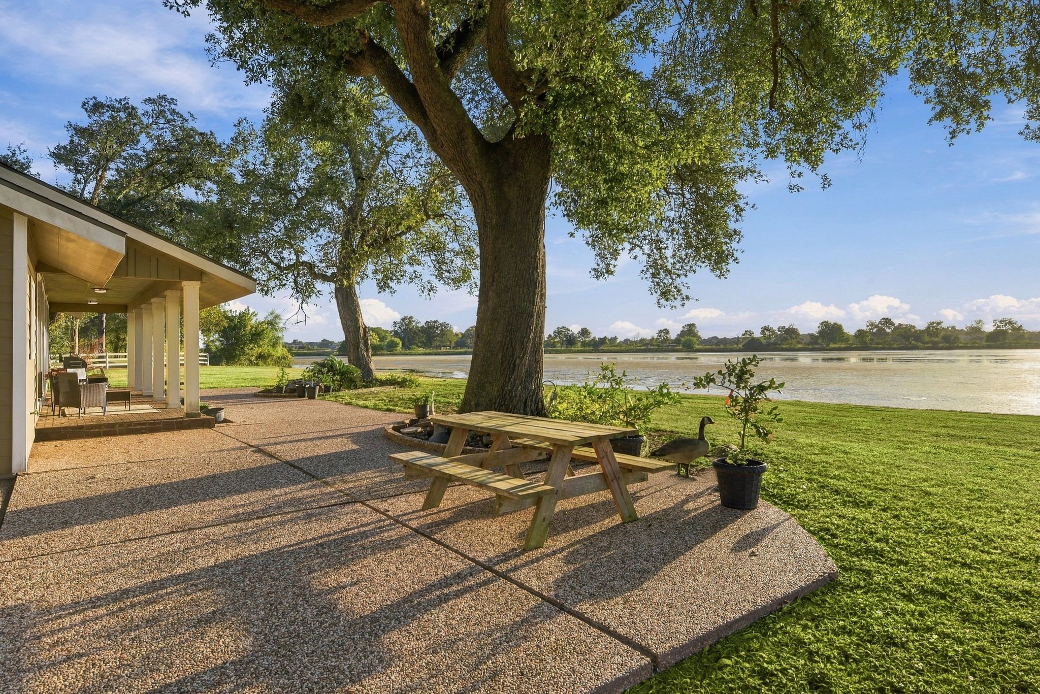 2935 W FM 1462, Rosharon, TX 77583