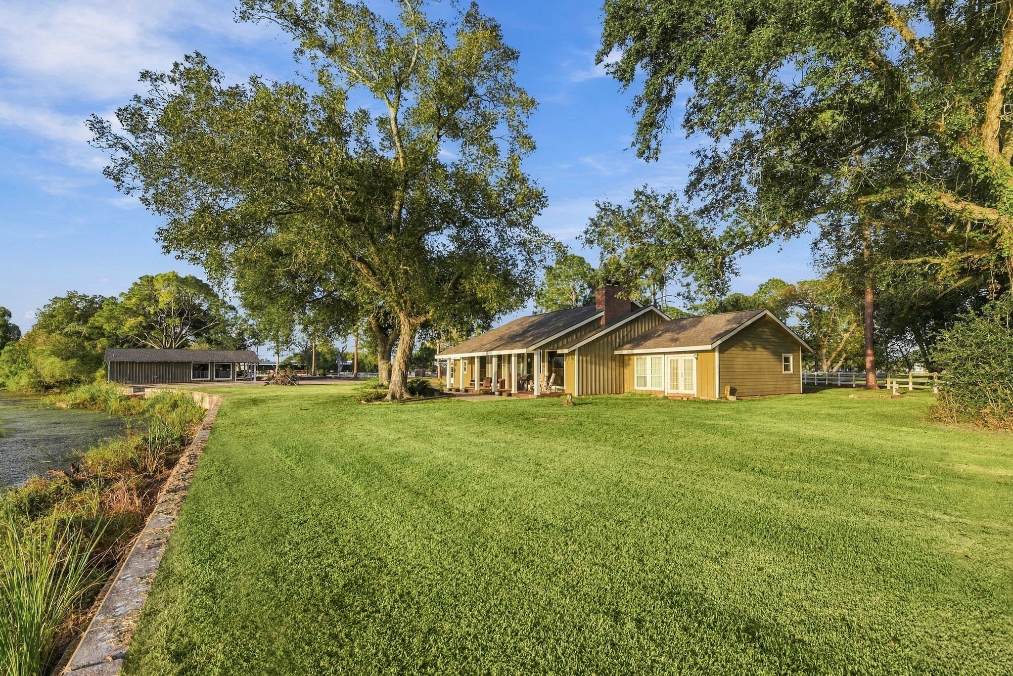 2935 W FM 1462, Rosharon, TX 77583