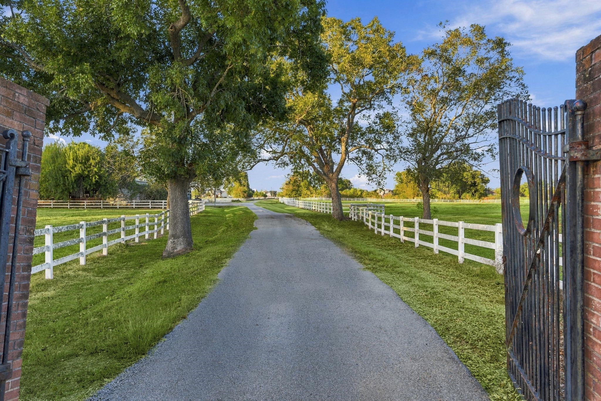 2935 W FM 1462, Rosharon, TX 77583