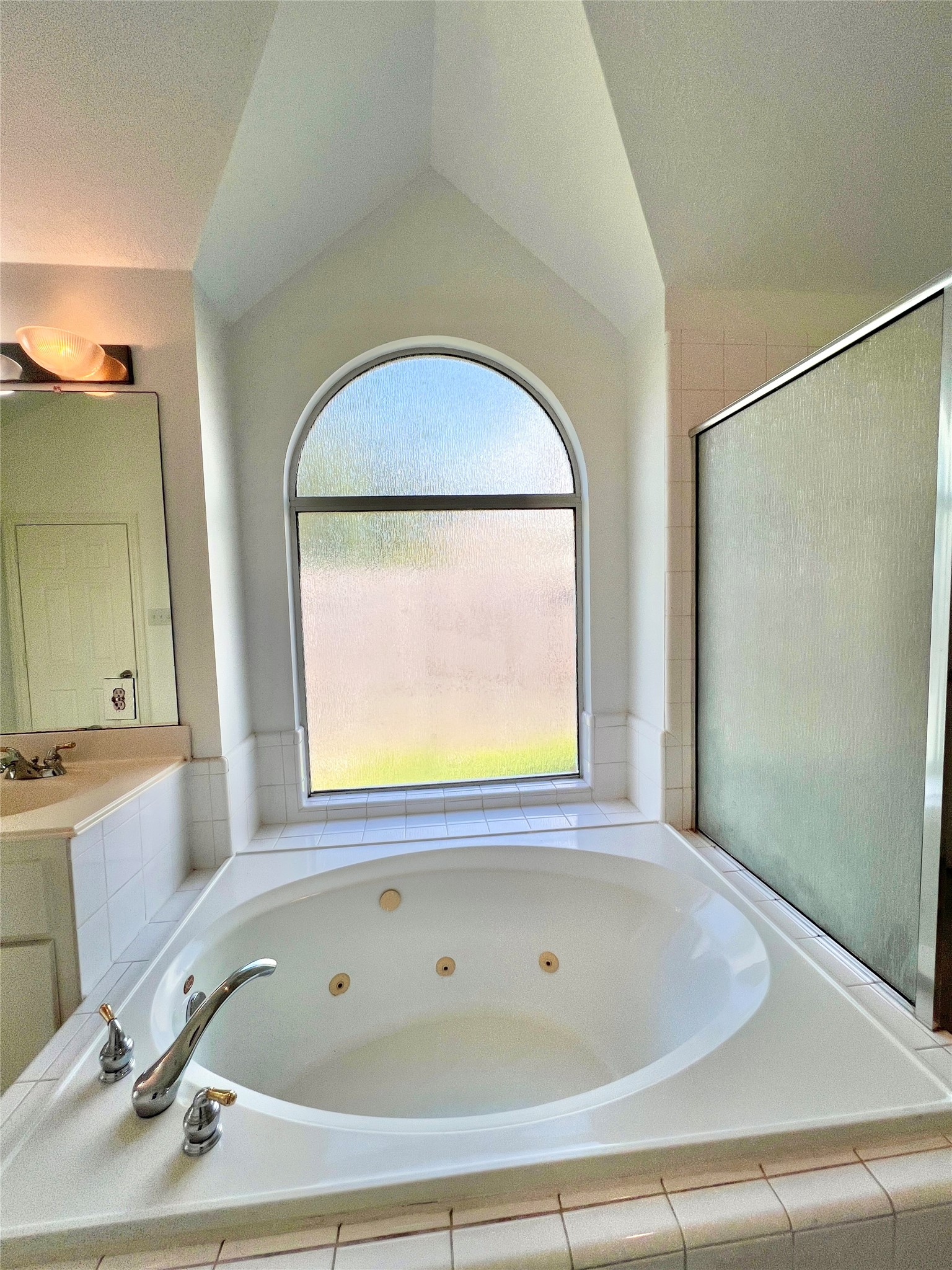 Primary bath with seprate shower