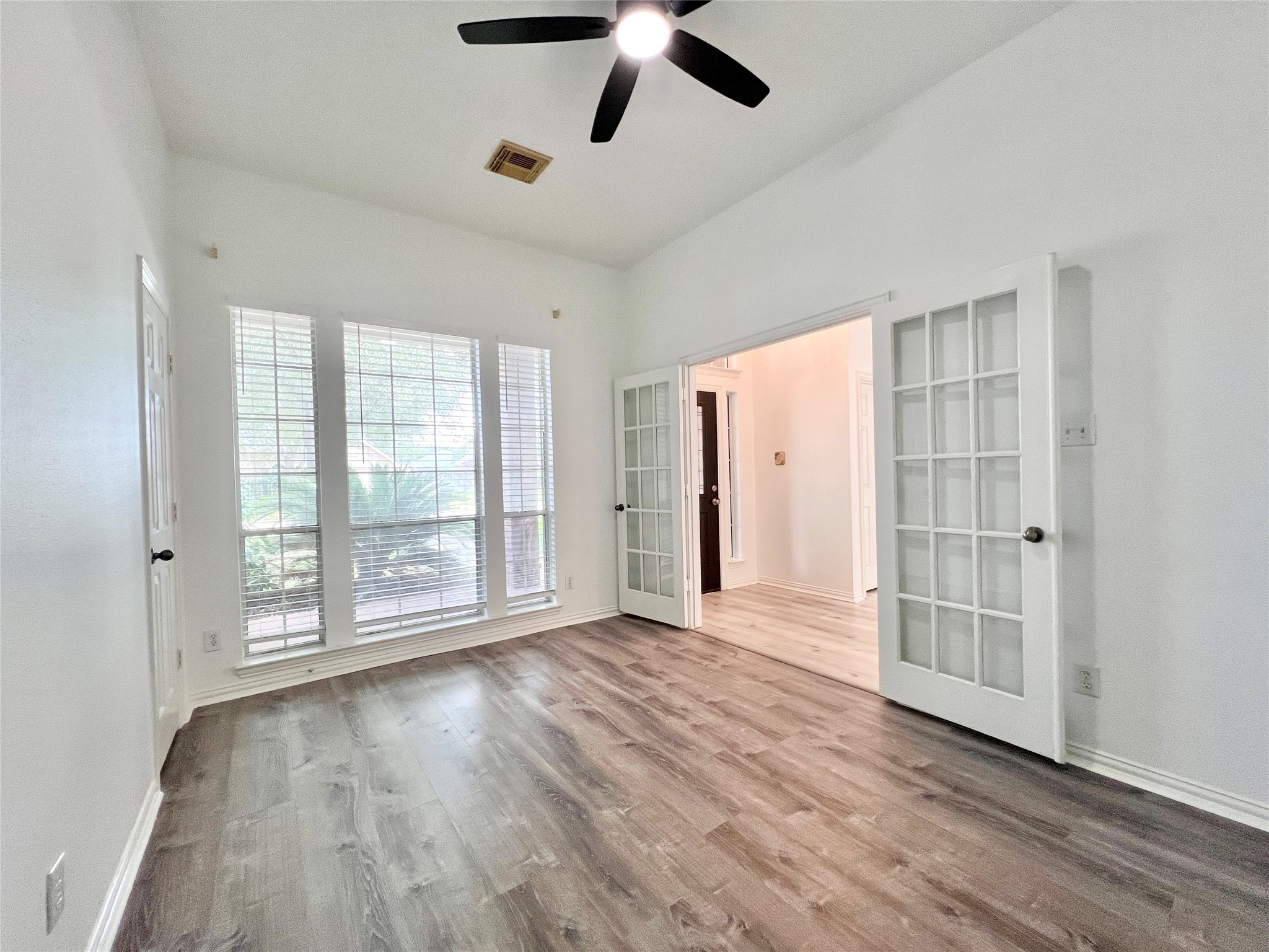 Interior View of Study/Office / 4th Bedroom