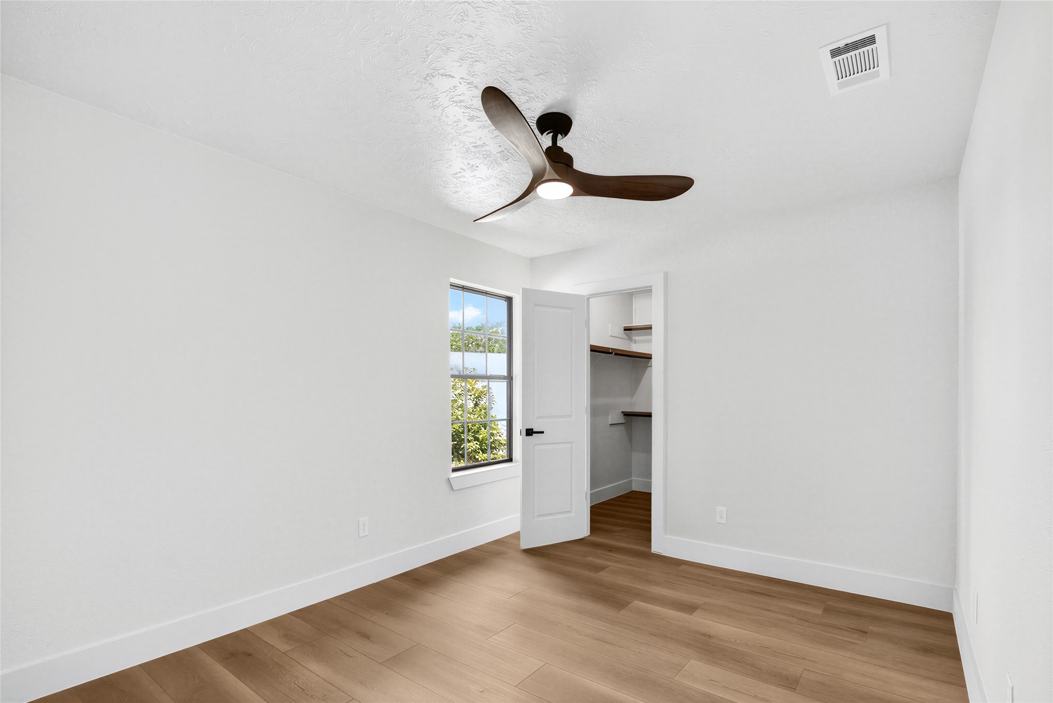 2501 Ironclad Drive, League City, TX 77573