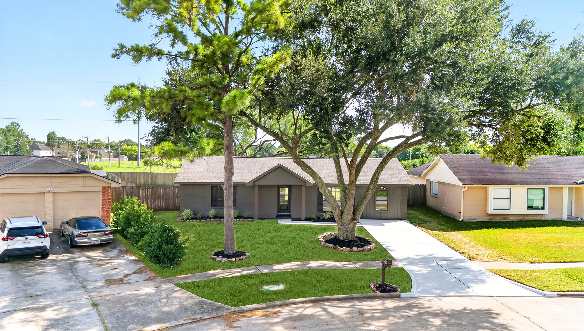 2501 Ironclad Drive, League City, TX 77573