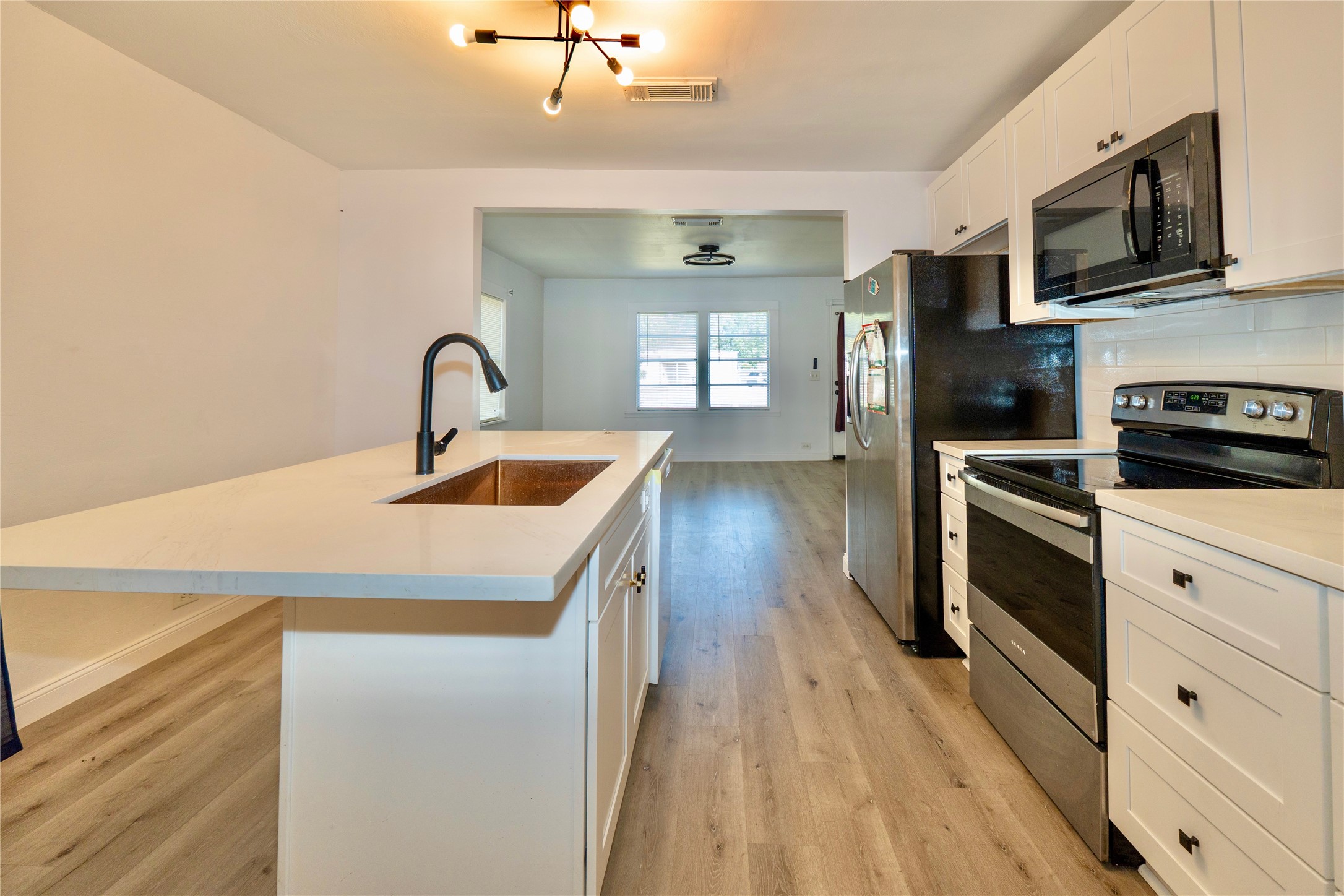 4114 Victoria Avenue, Dickinson, TX 77539