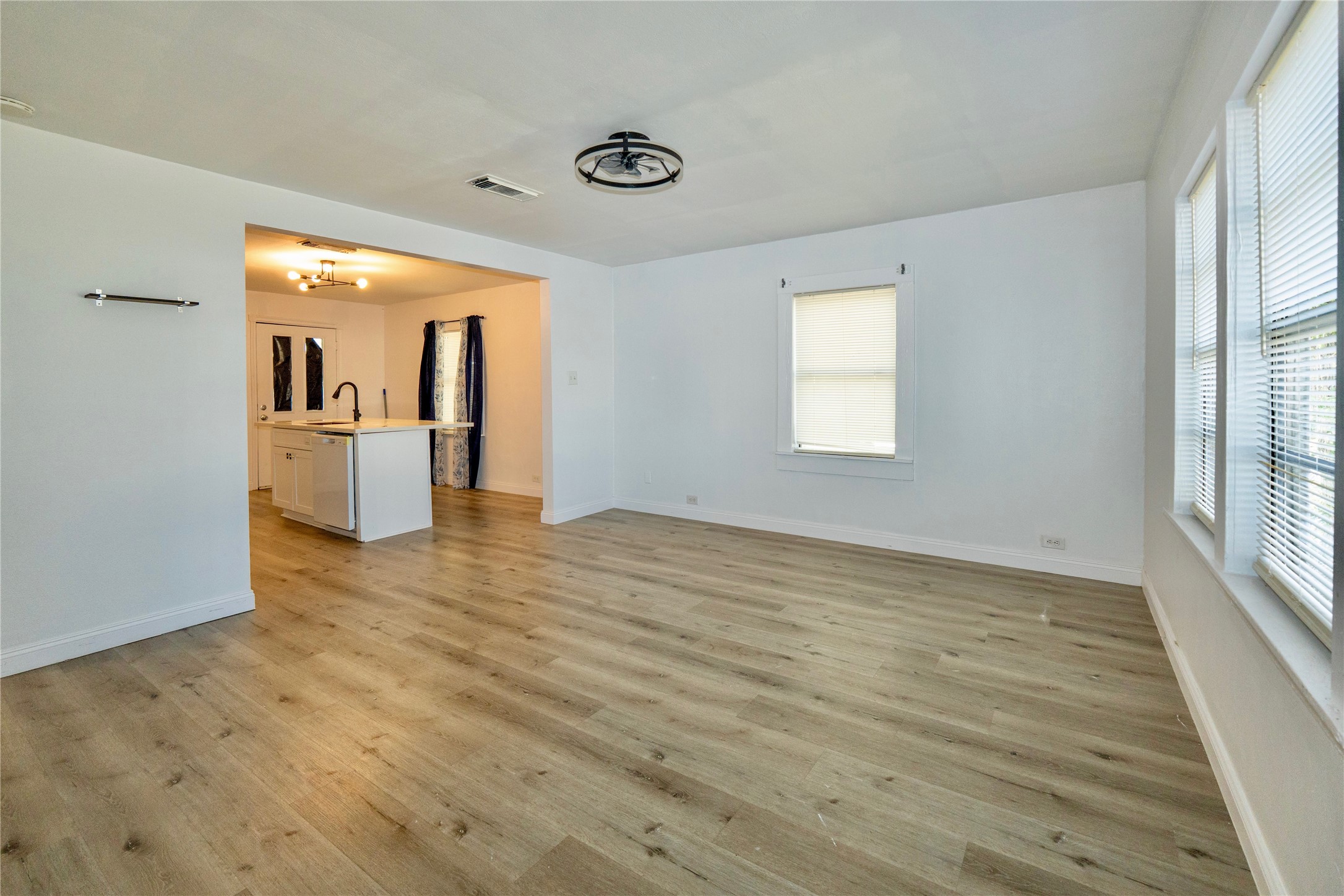 4114 Victoria Avenue, Dickinson, TX 77539