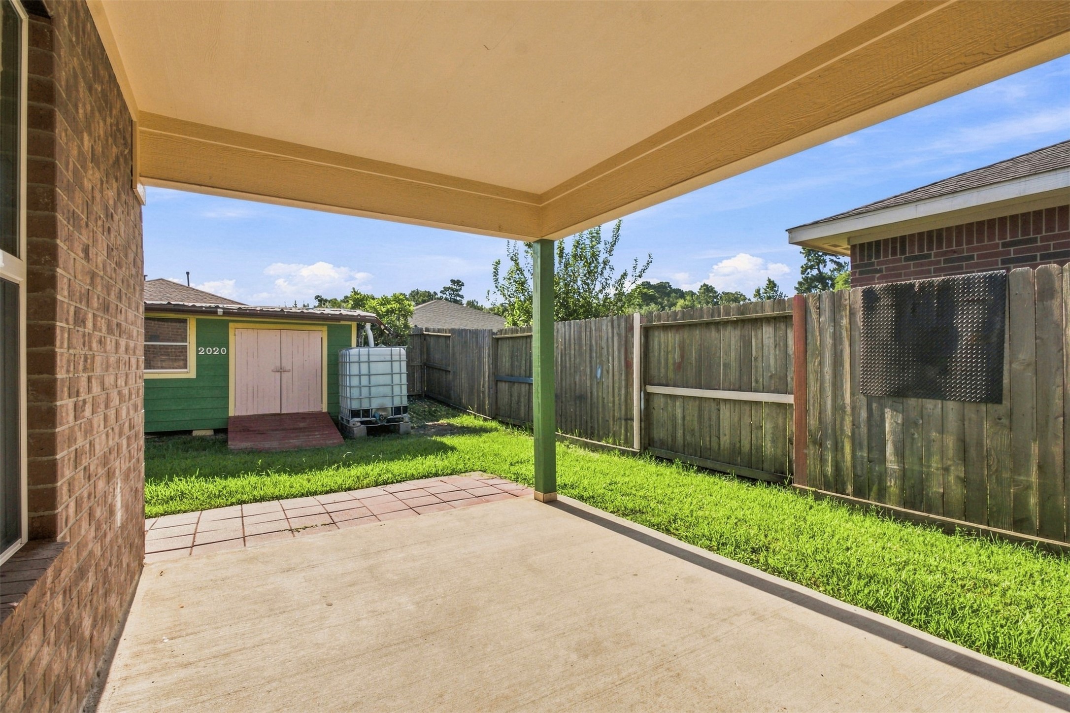 8526 Vista Oaks Manor, Houston, TX 77028