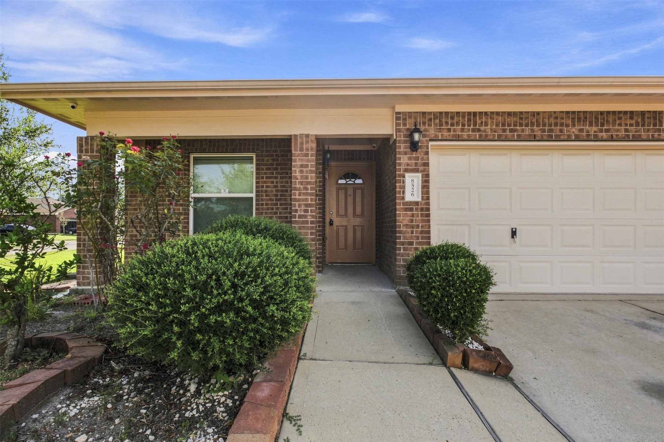 8526 Vista Oaks Manor, Houston, TX 77028