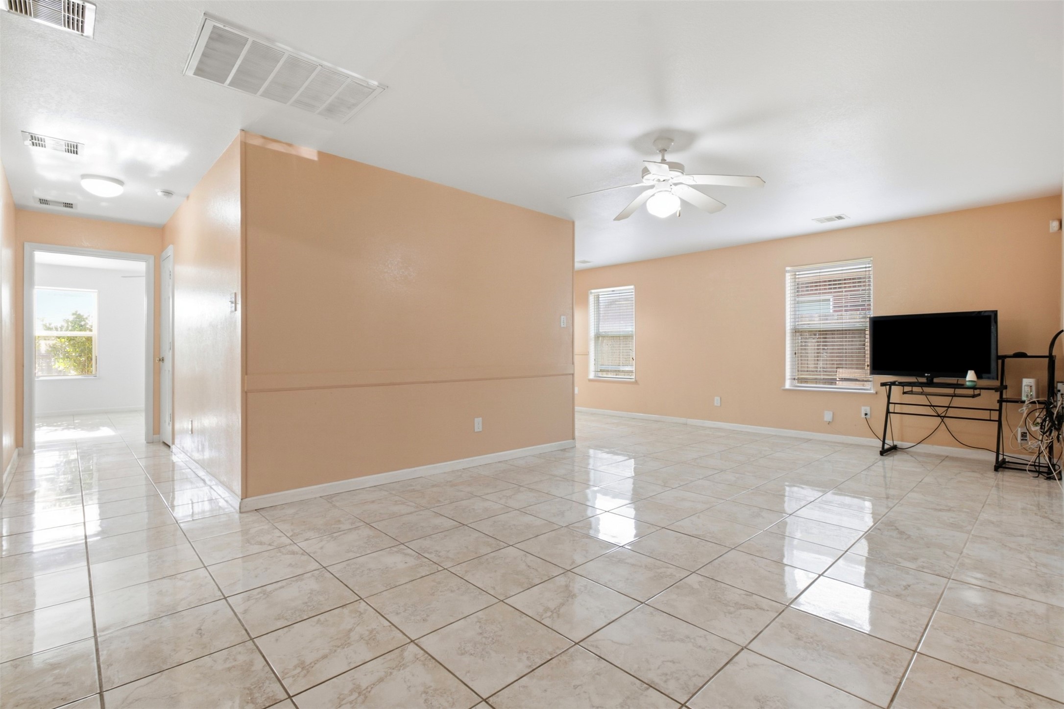 8526 Vista Oaks Manor, Houston, TX 77028