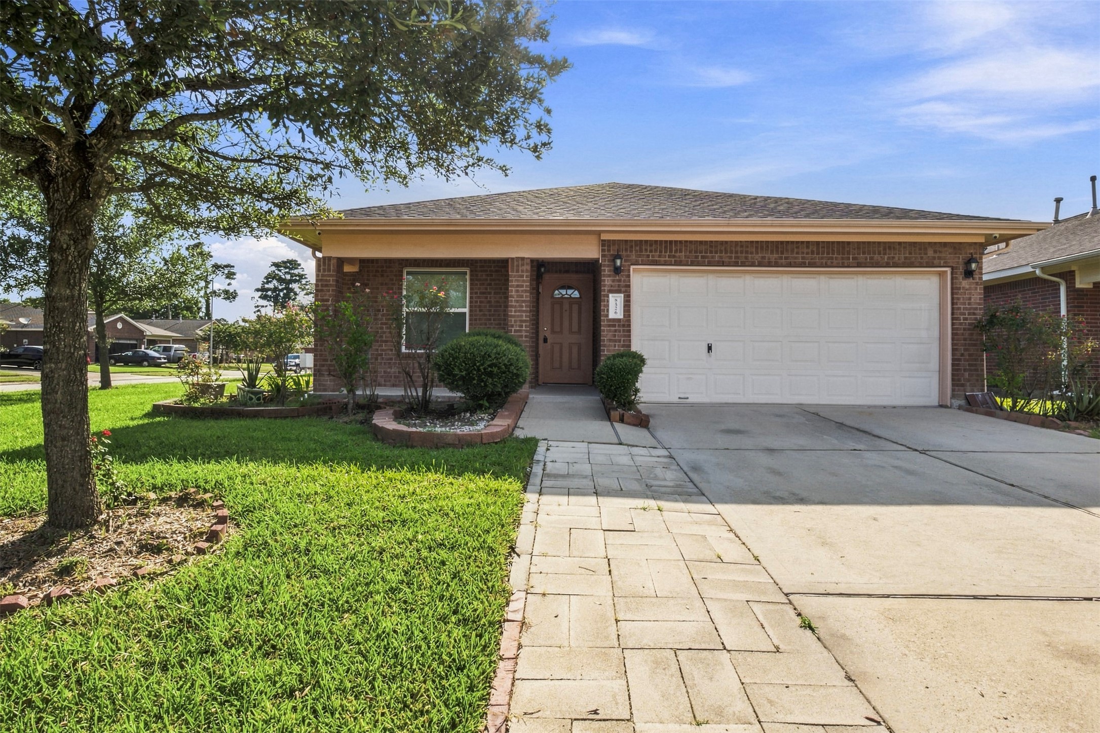 8526 Vista Oaks Manor, Houston, TX 77028