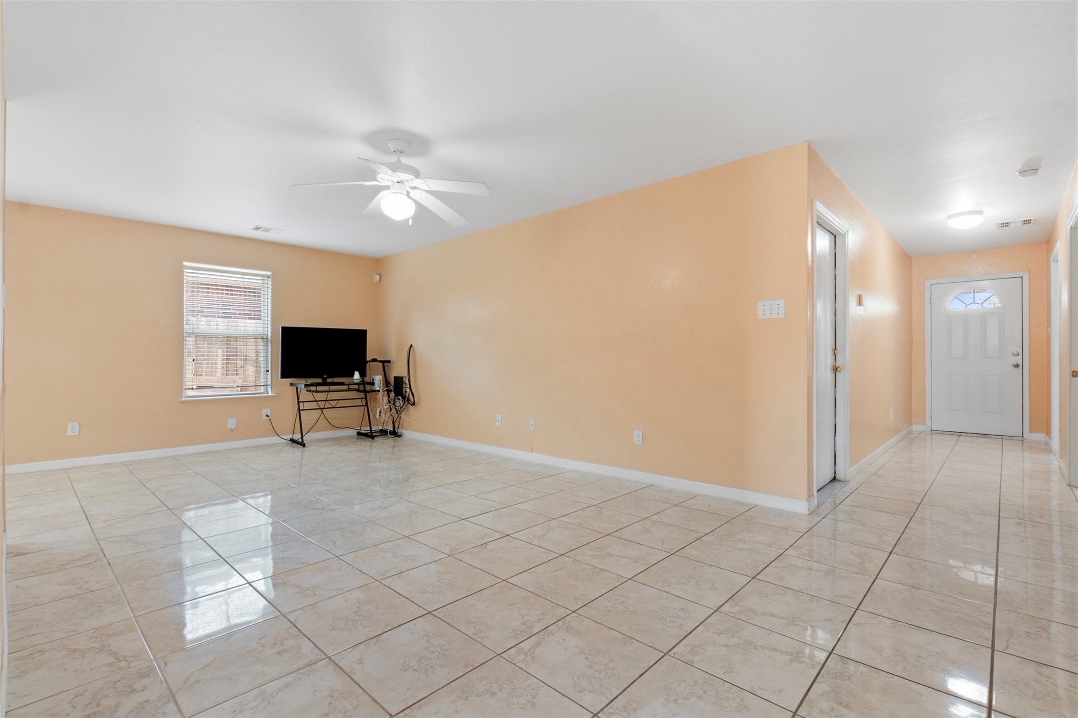 8526 Vista Oaks Manor, Houston, TX 77028