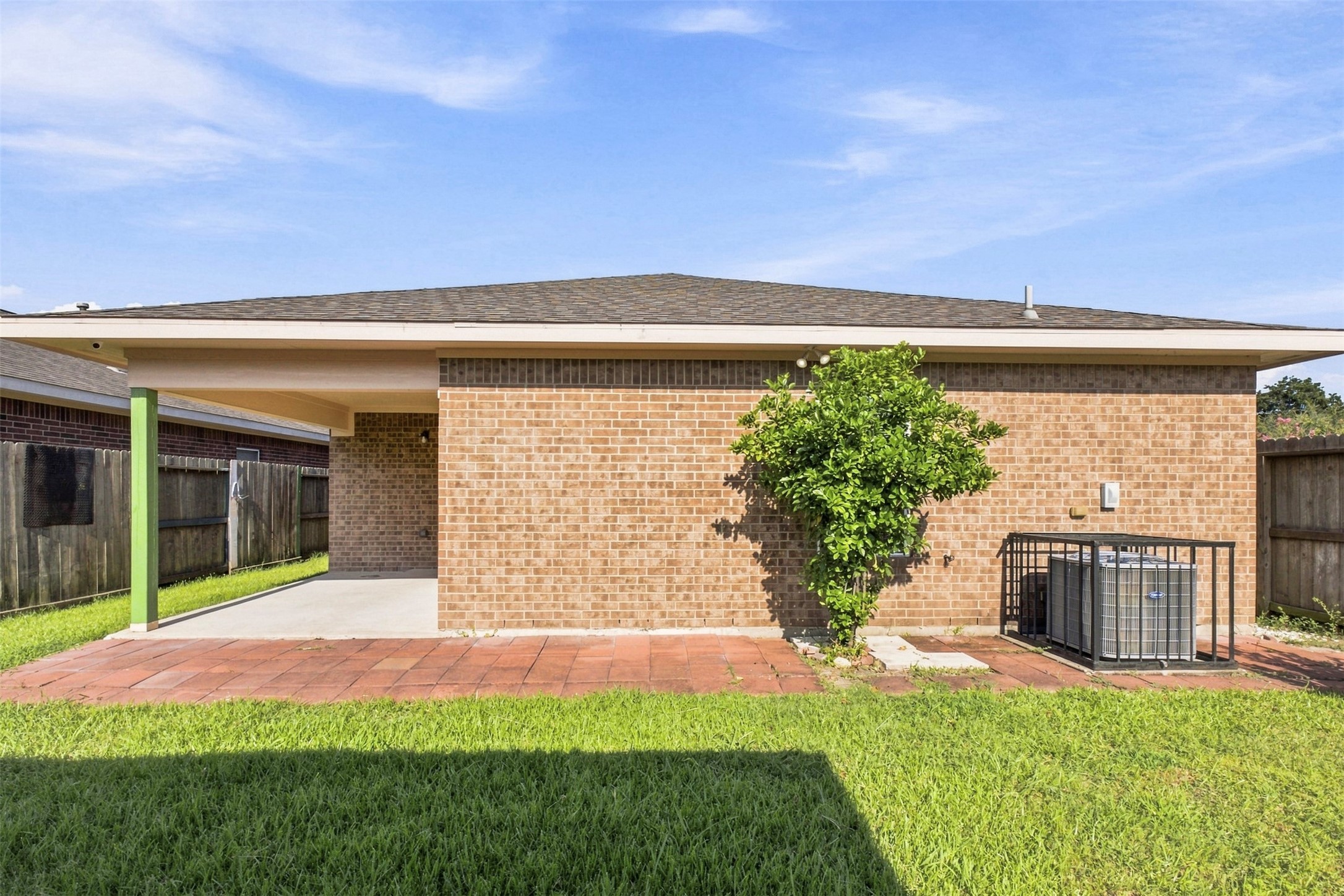 8526 Vista Oaks Manor, Houston, TX 77028