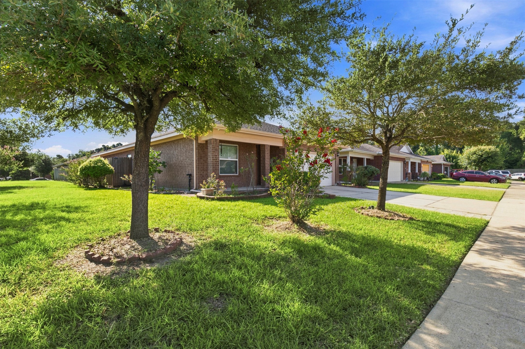 8526 Vista Oaks Manor, Houston, TX 77028