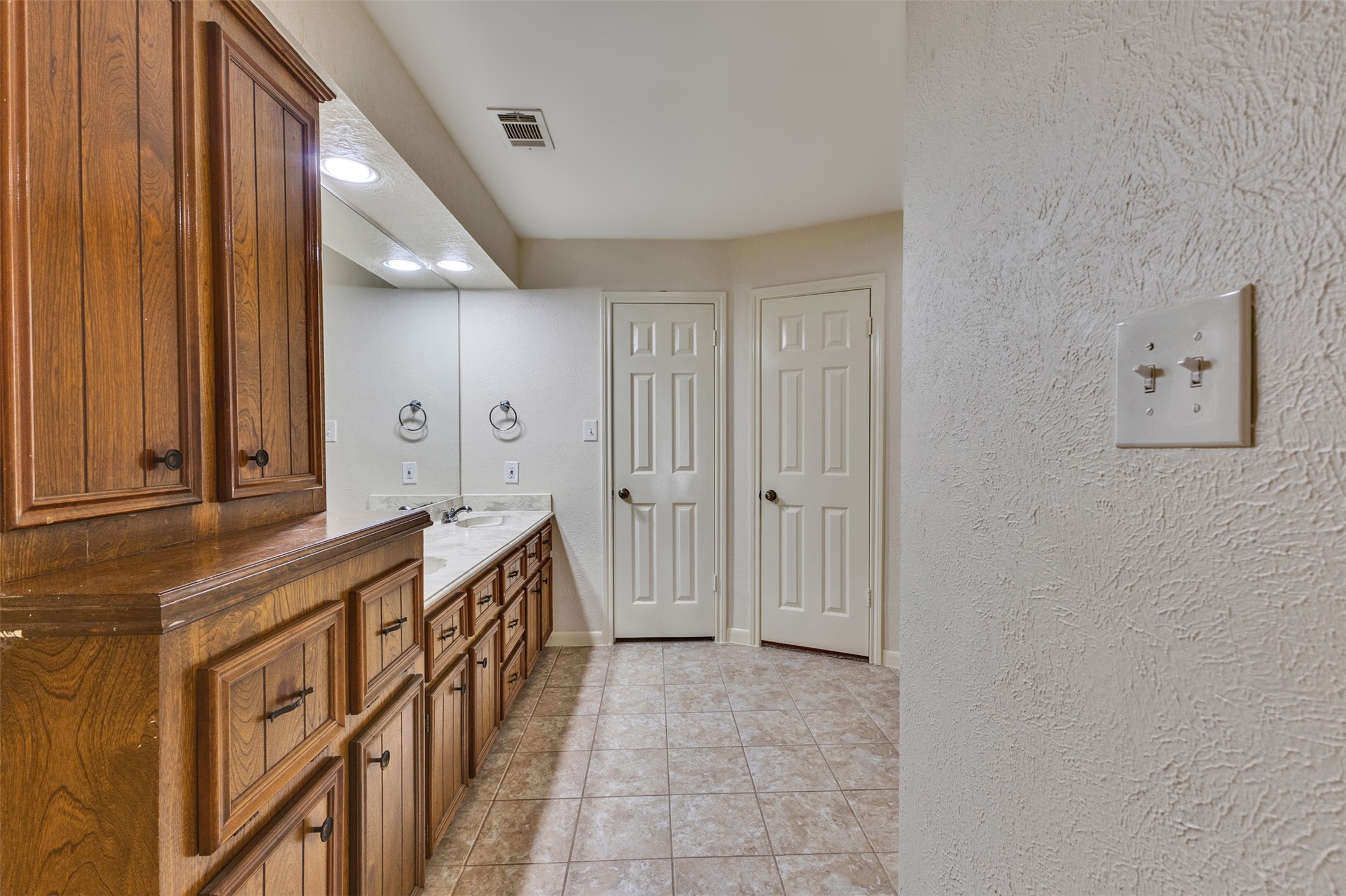 4 Kingsley Court, Conroe, TX 77304