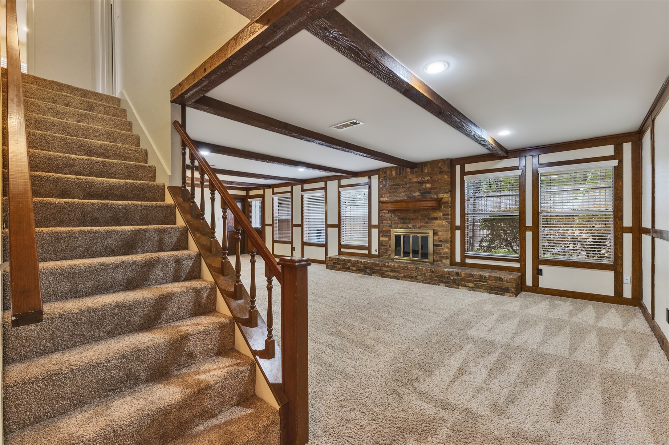 4 Kingsley Court, Conroe, TX 77304