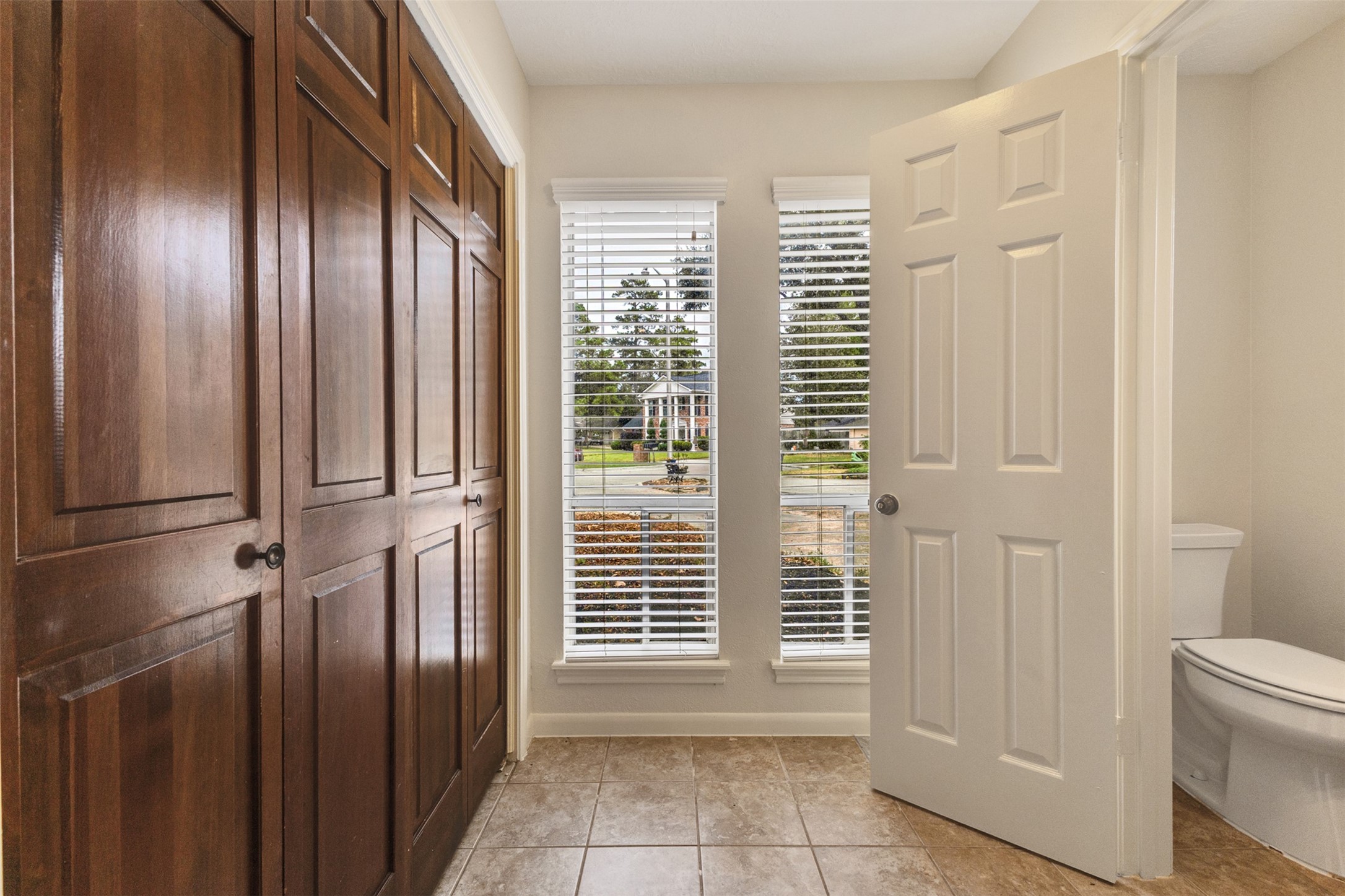 4 Kingsley Court, Conroe, TX 77304
