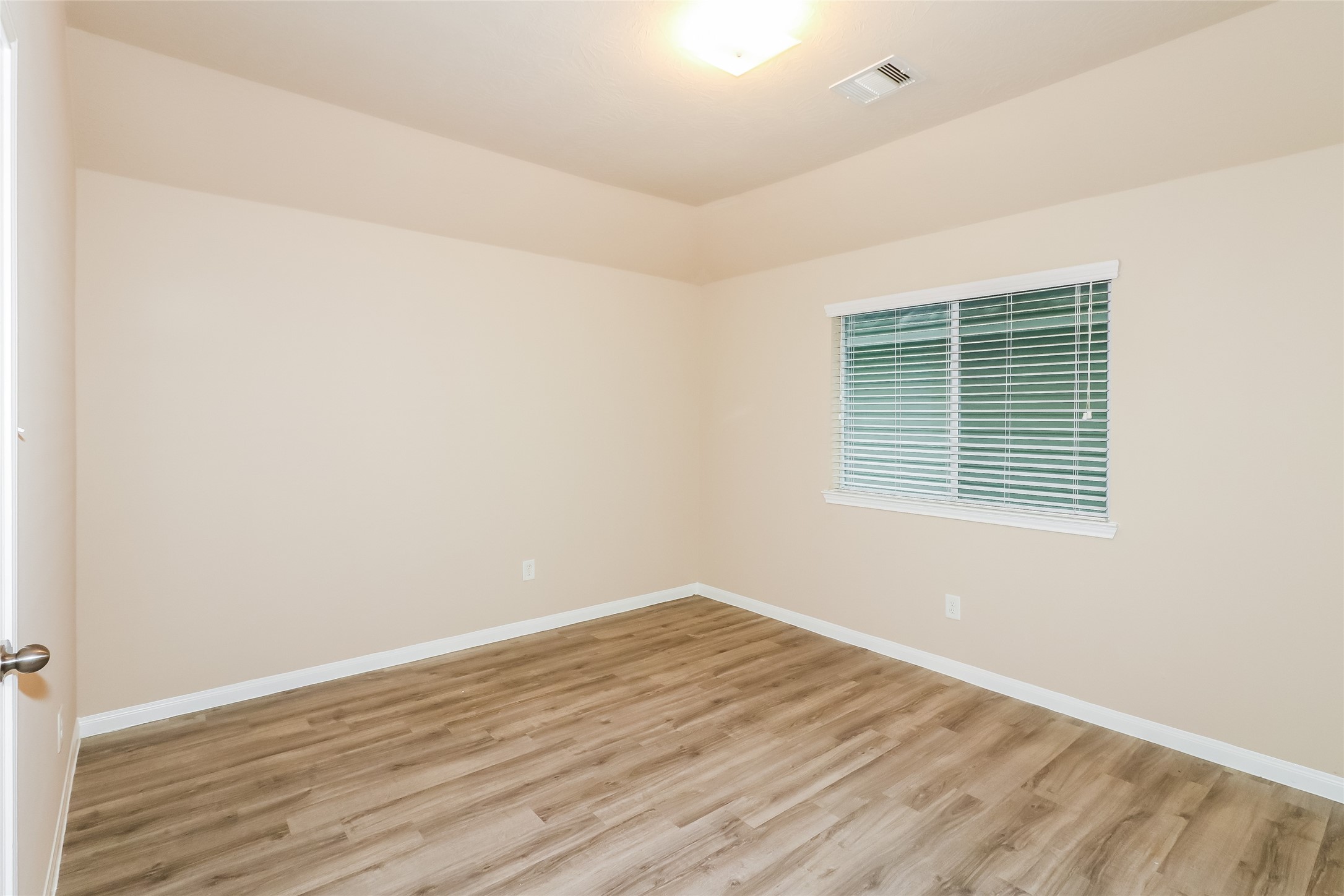 Photos may be representative of the floor plan and not the exact home. Finishes, layout, and features of the actual property for lease may vary. Photos may be representative of the floor plan and not the exact home. Finishes, layout, and features of the actual property for lease may vary.