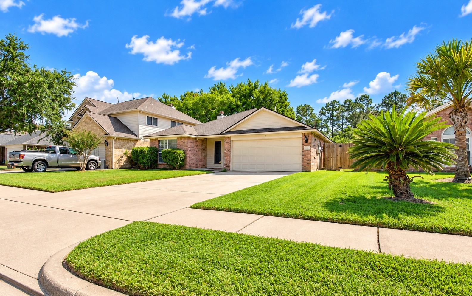 5226 Chasewood Drive, Bacliff, TX 77518