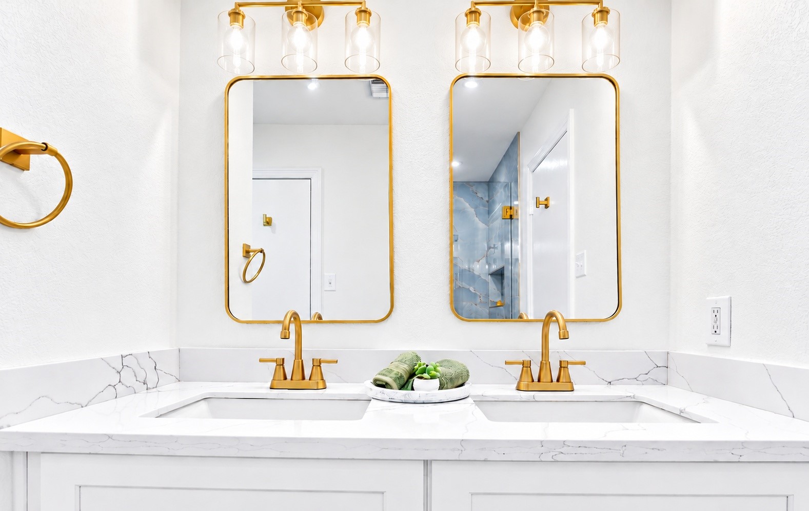 The primary bathroom has double vanity sinks!