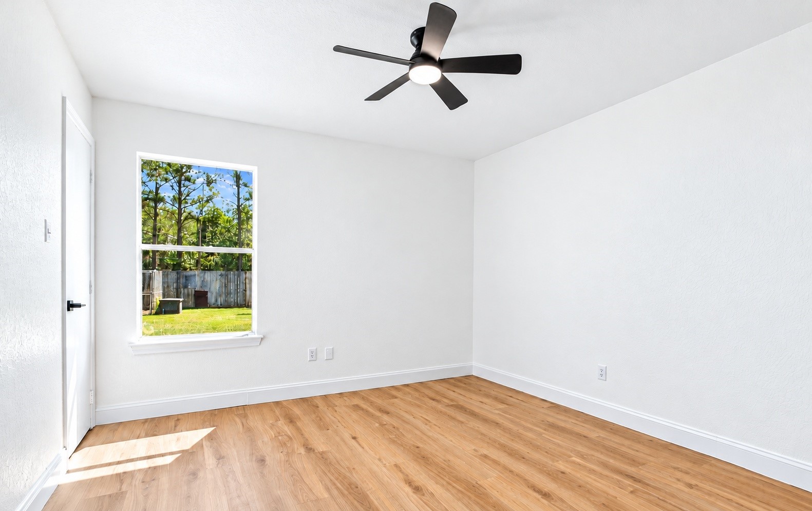 5226 Chasewood Drive, Bacliff, TX 77518