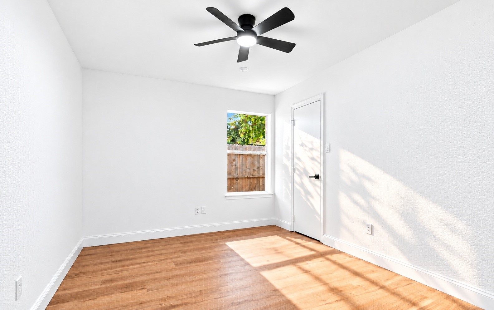 One of the secondary baedrooms! 
*This photo has been virtually staged*