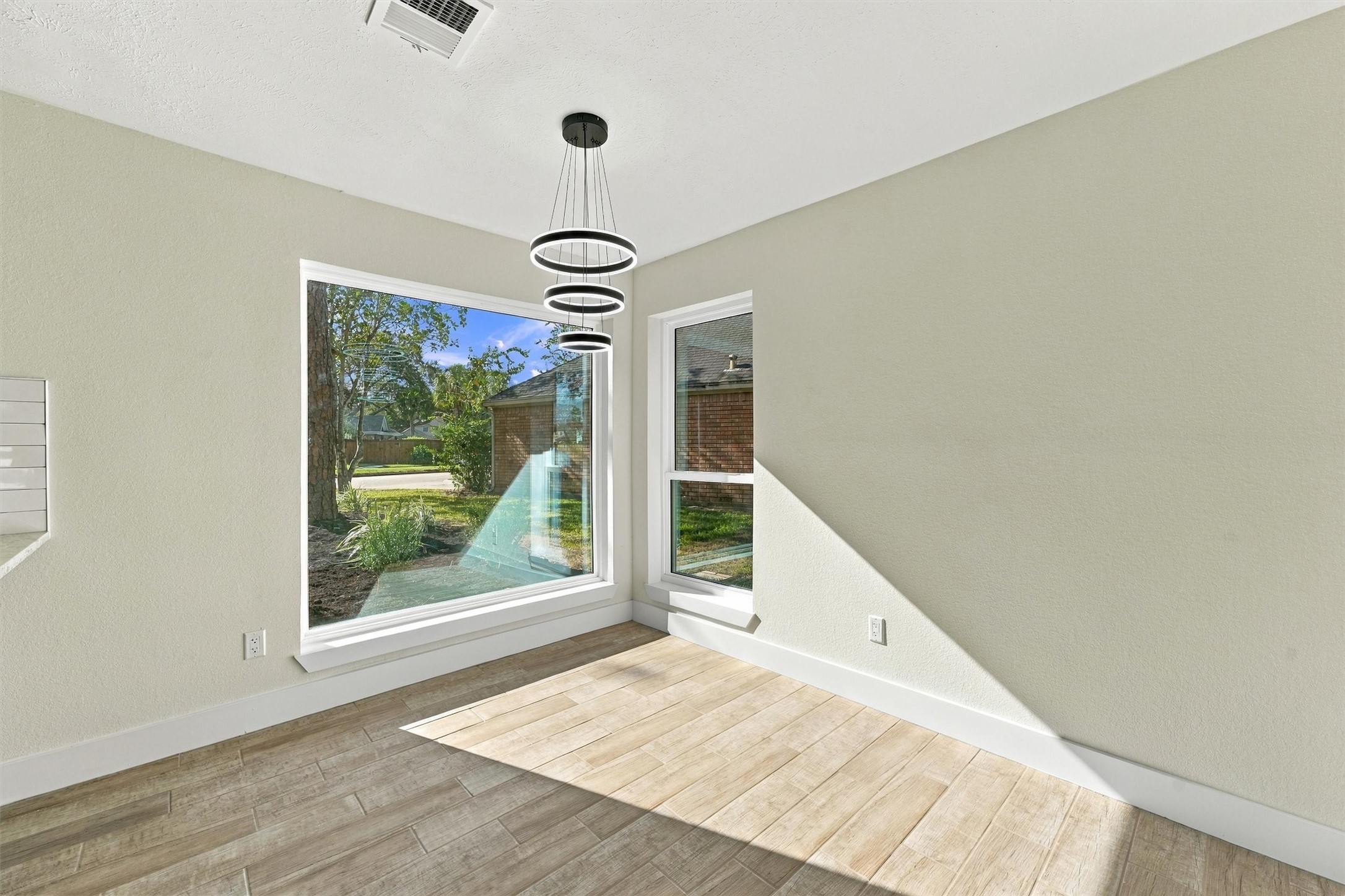 4756 Oakmont Court, League City, TX 77573