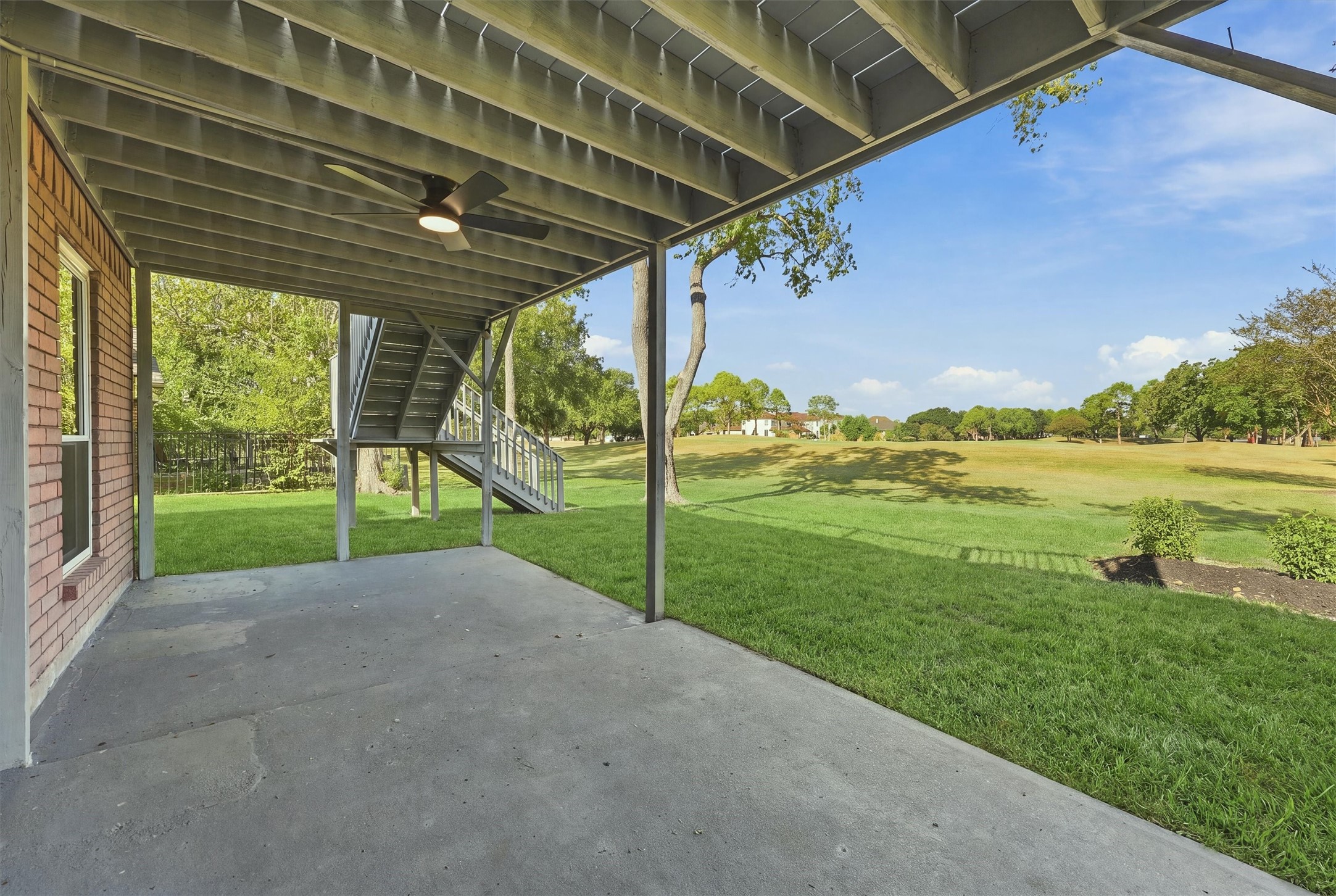 4756 Oakmont Court, League City, TX 77573