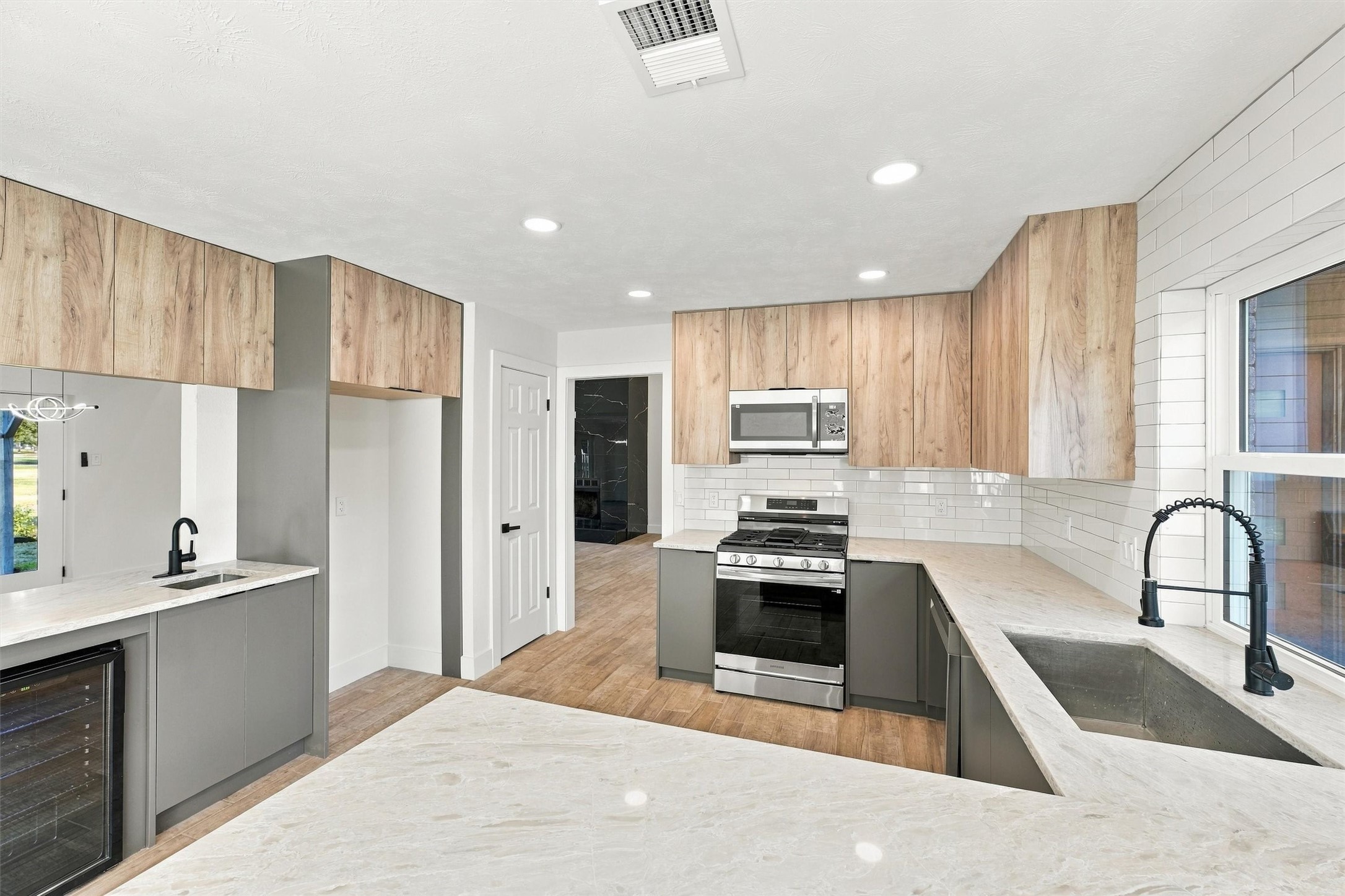 4756 Oakmont Court, League City, TX 77573
