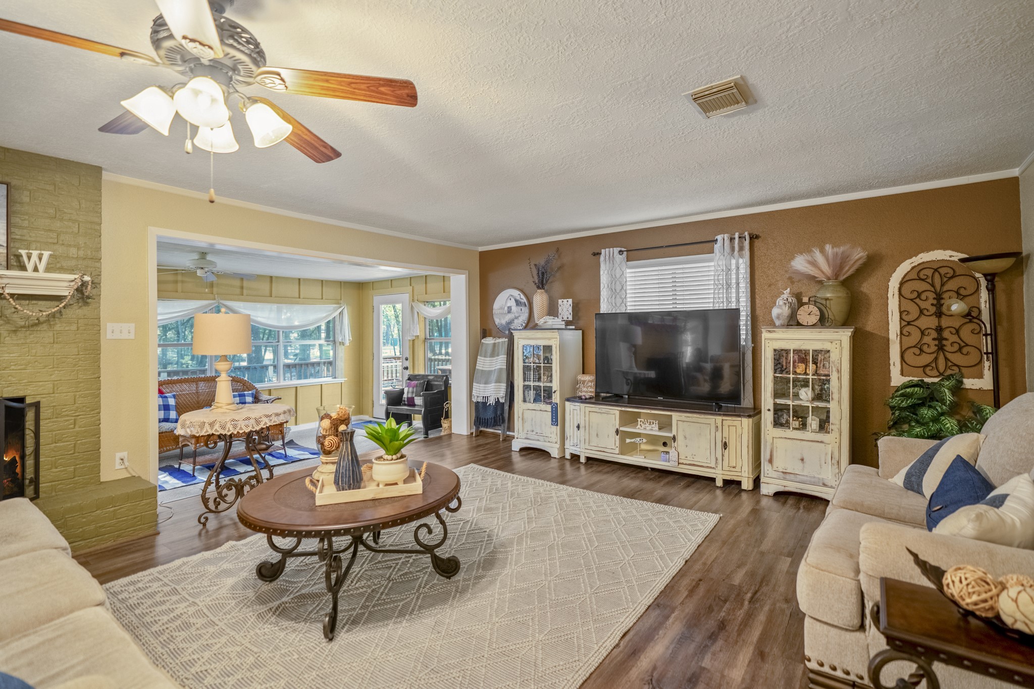 2001 Northshore Drive, Conroe, TX 77304