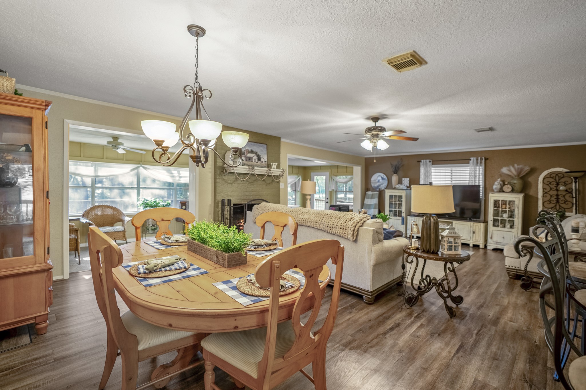 2001 Northshore Drive, Conroe, TX 77304