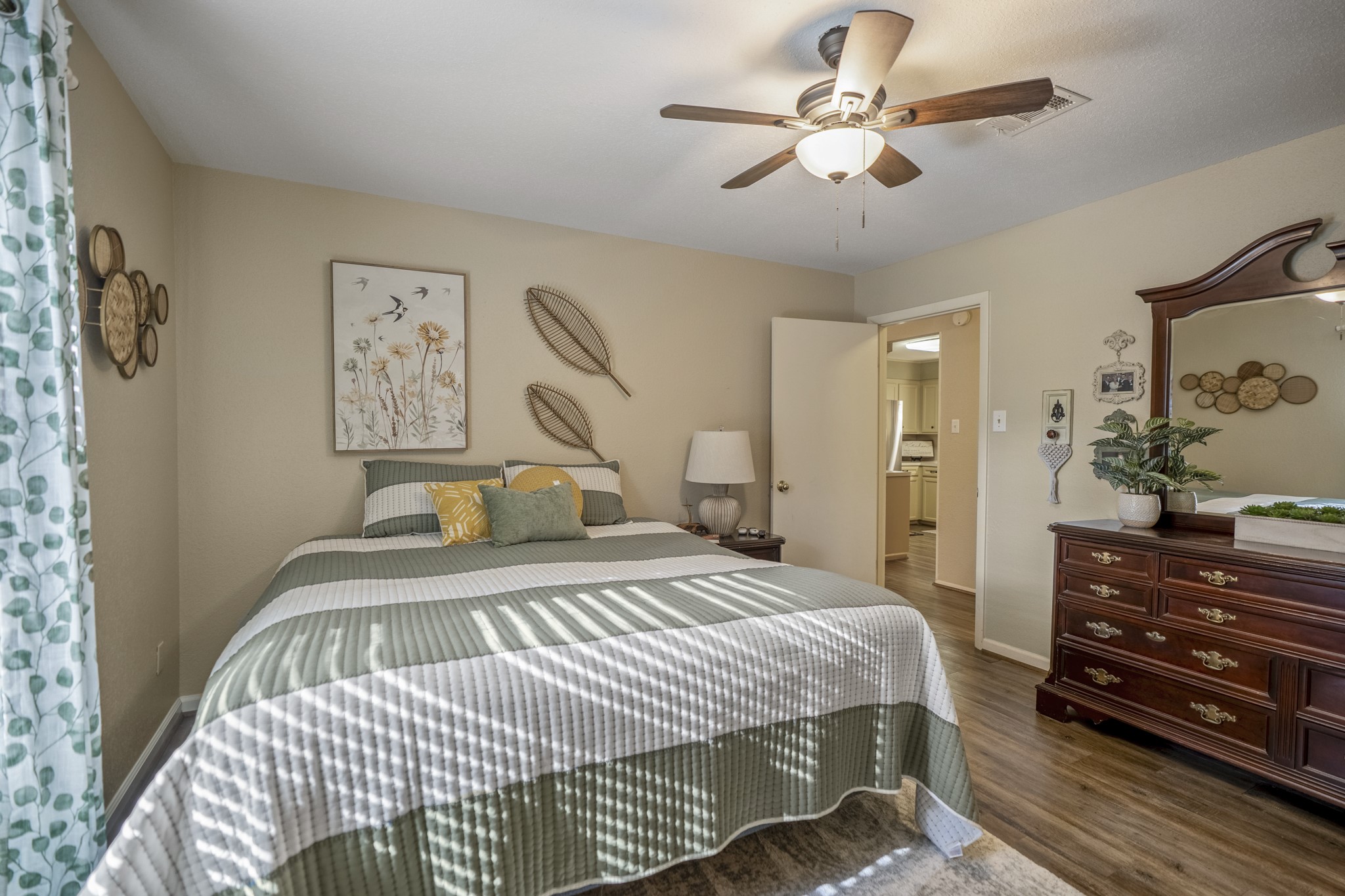 2001 Northshore Drive, Conroe, TX 77304