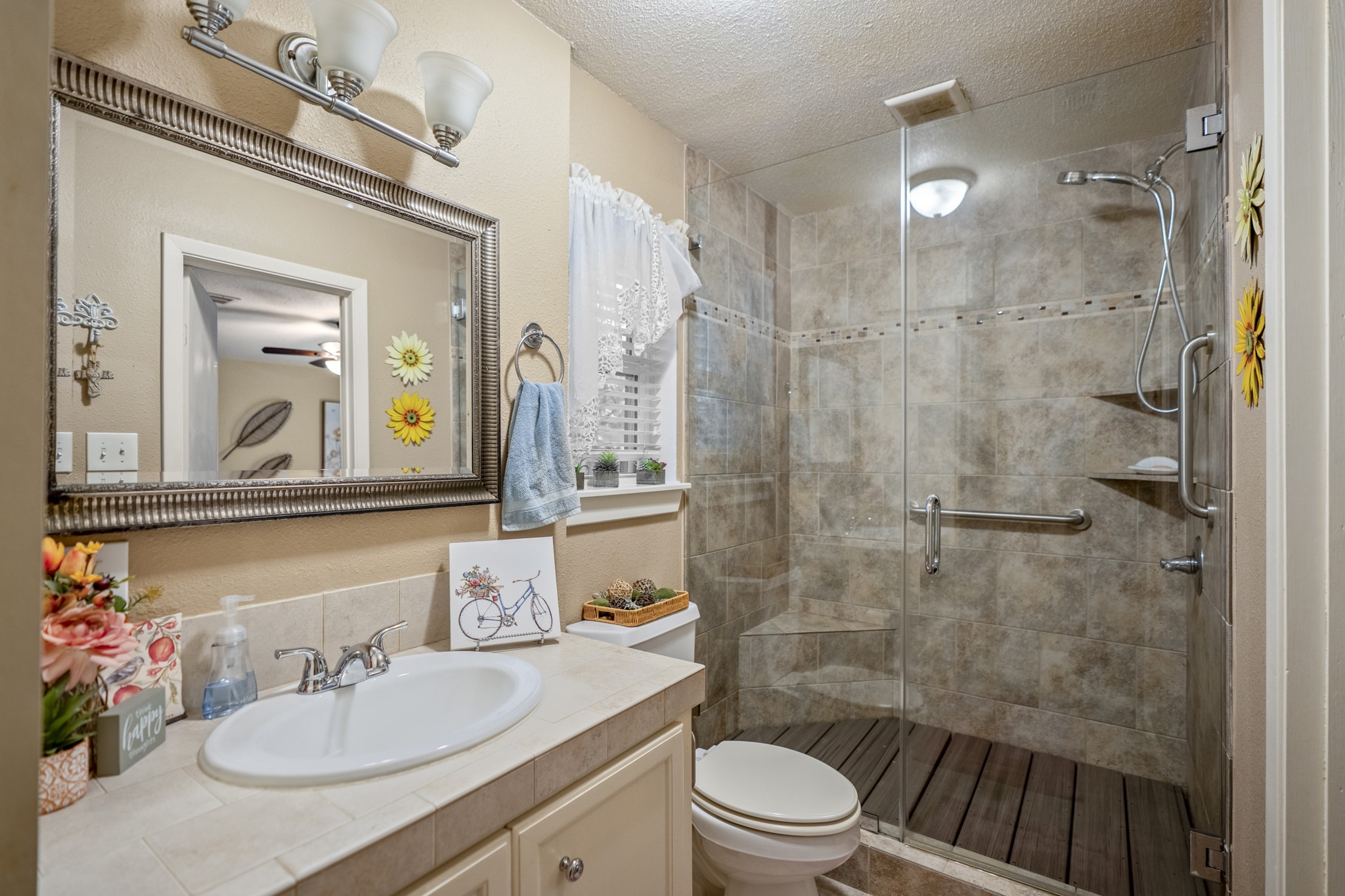 2001 Northshore Drive, Conroe, TX 77304