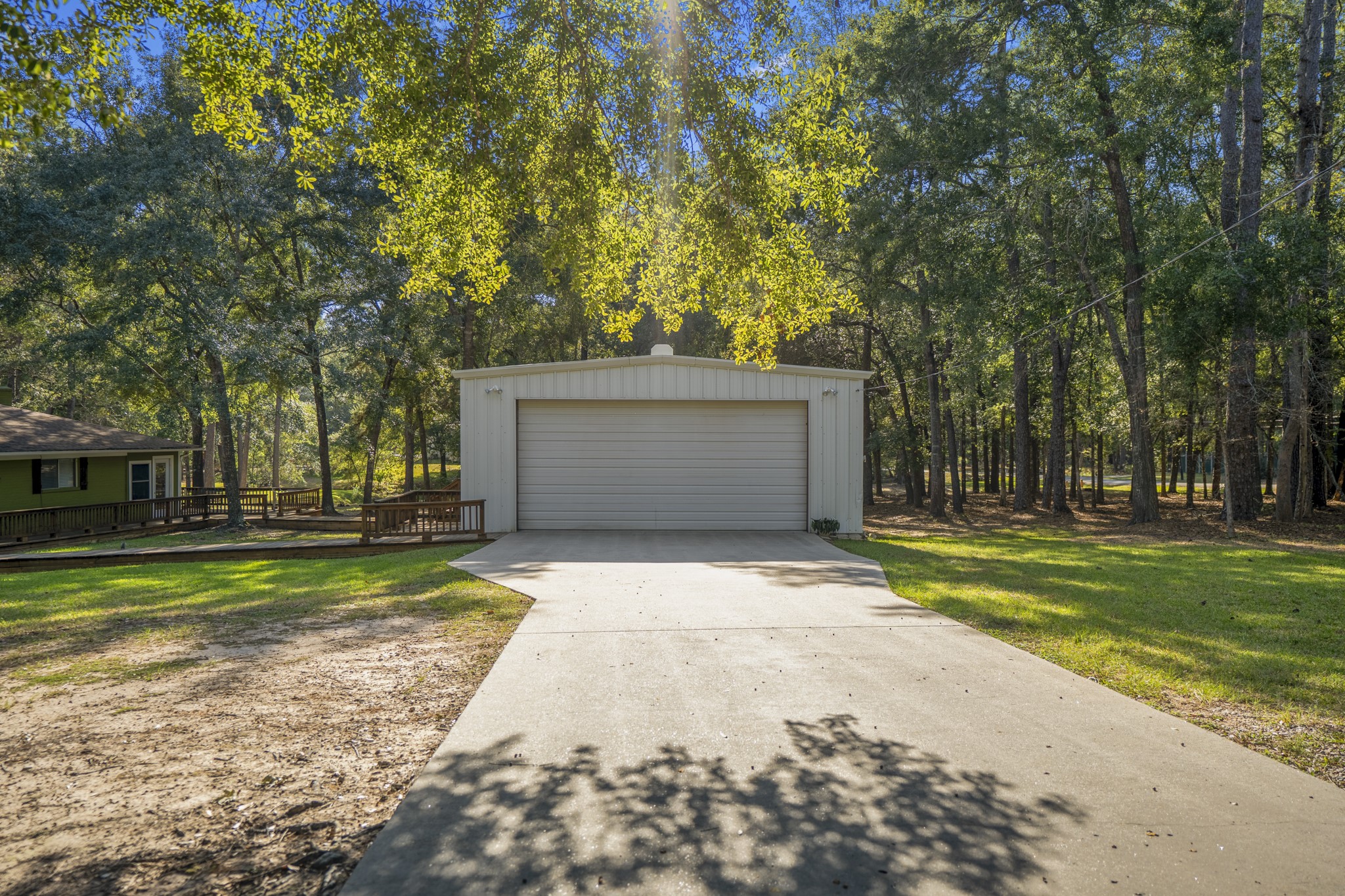 2001 Northshore Drive, Conroe, TX 77304 2001 Northshore Drive, Conroe, TX 77304