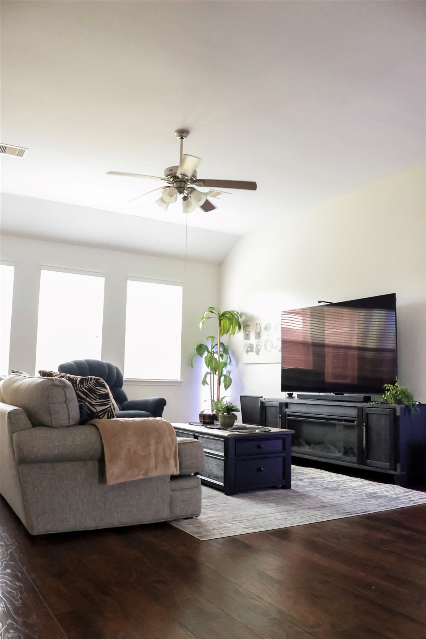 4703 N Bella Court, Alvin, TX 77511