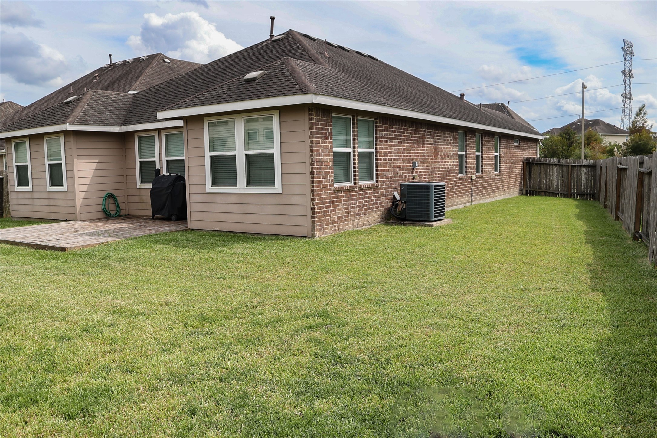 4703 N Bella Court, Alvin, TX 77511