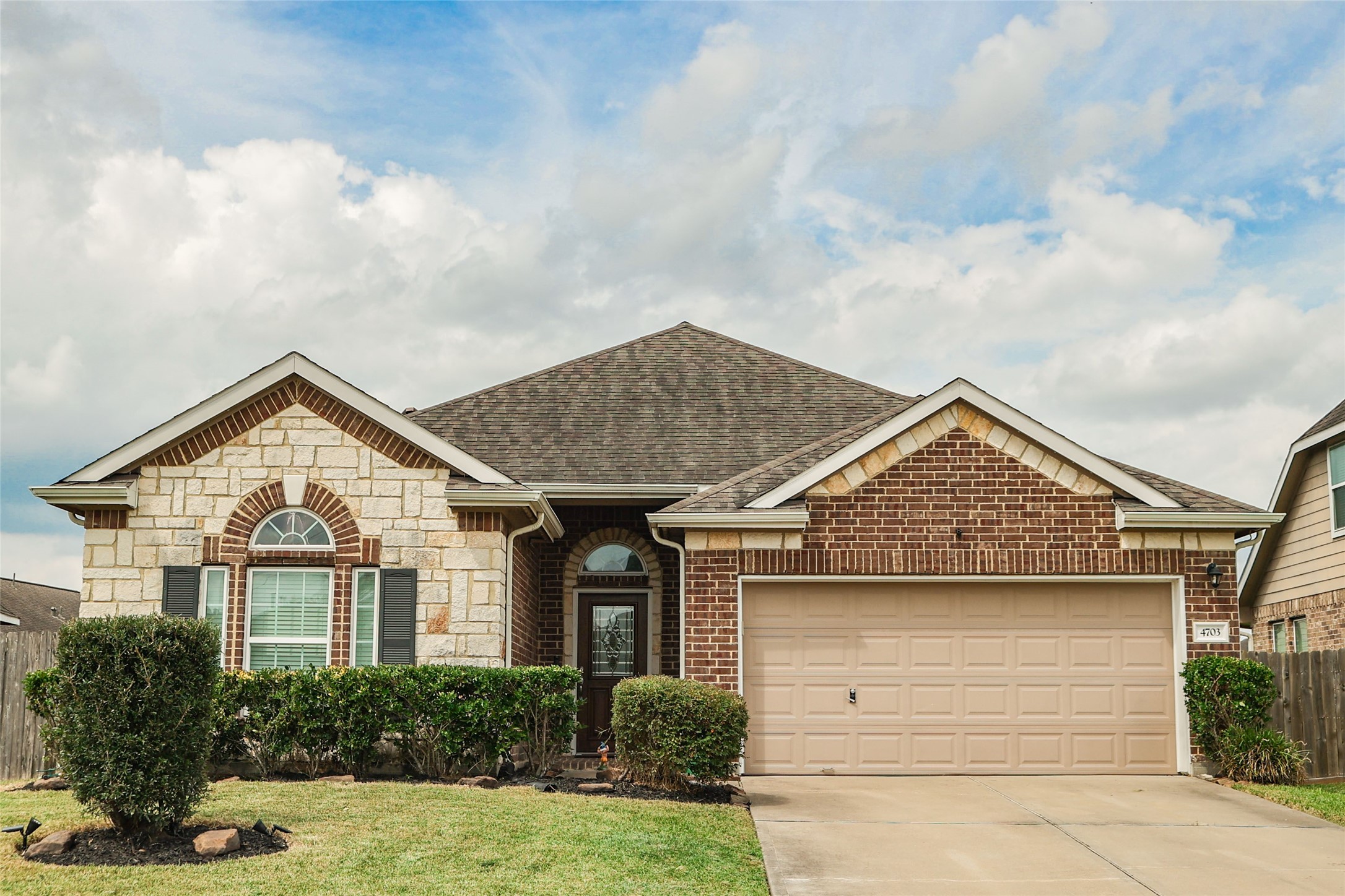 4703 N Bella Court, Alvin, TX 77511 4703 N Bella Court, Alvin, TX 77511