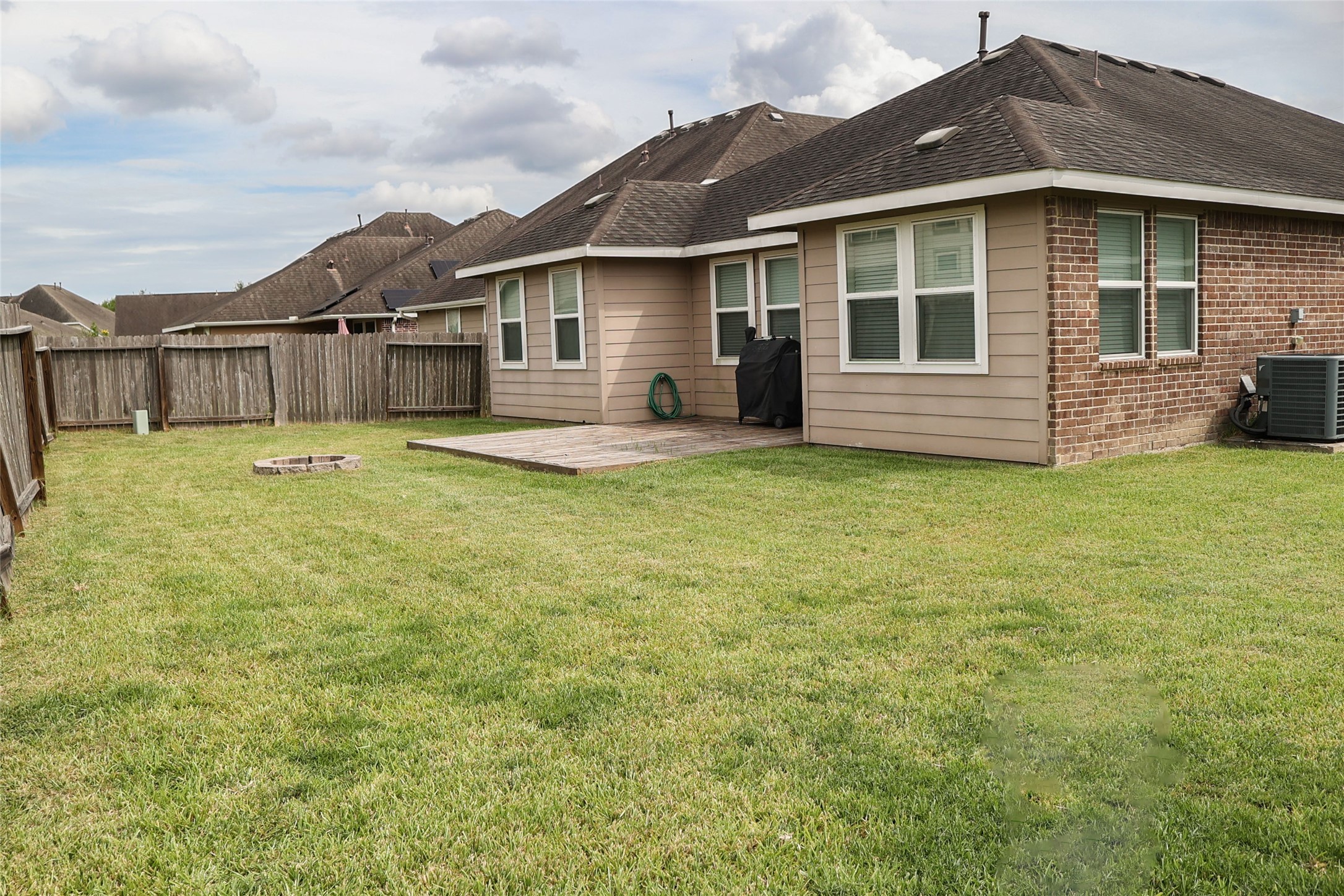 4703 N Bella Court, Alvin, TX 77511