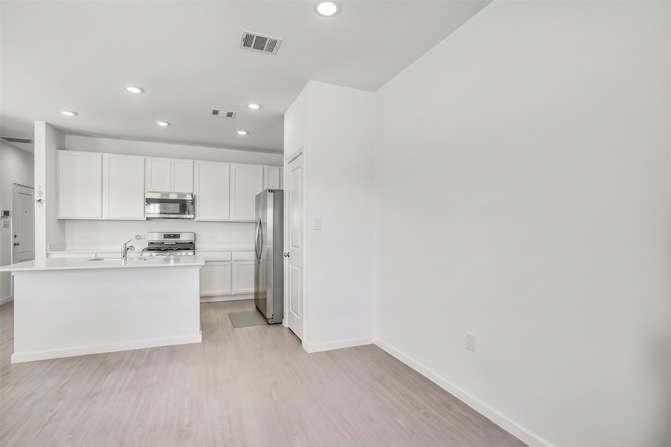 2160 Salinas Drive, Rosharon, TX 77583