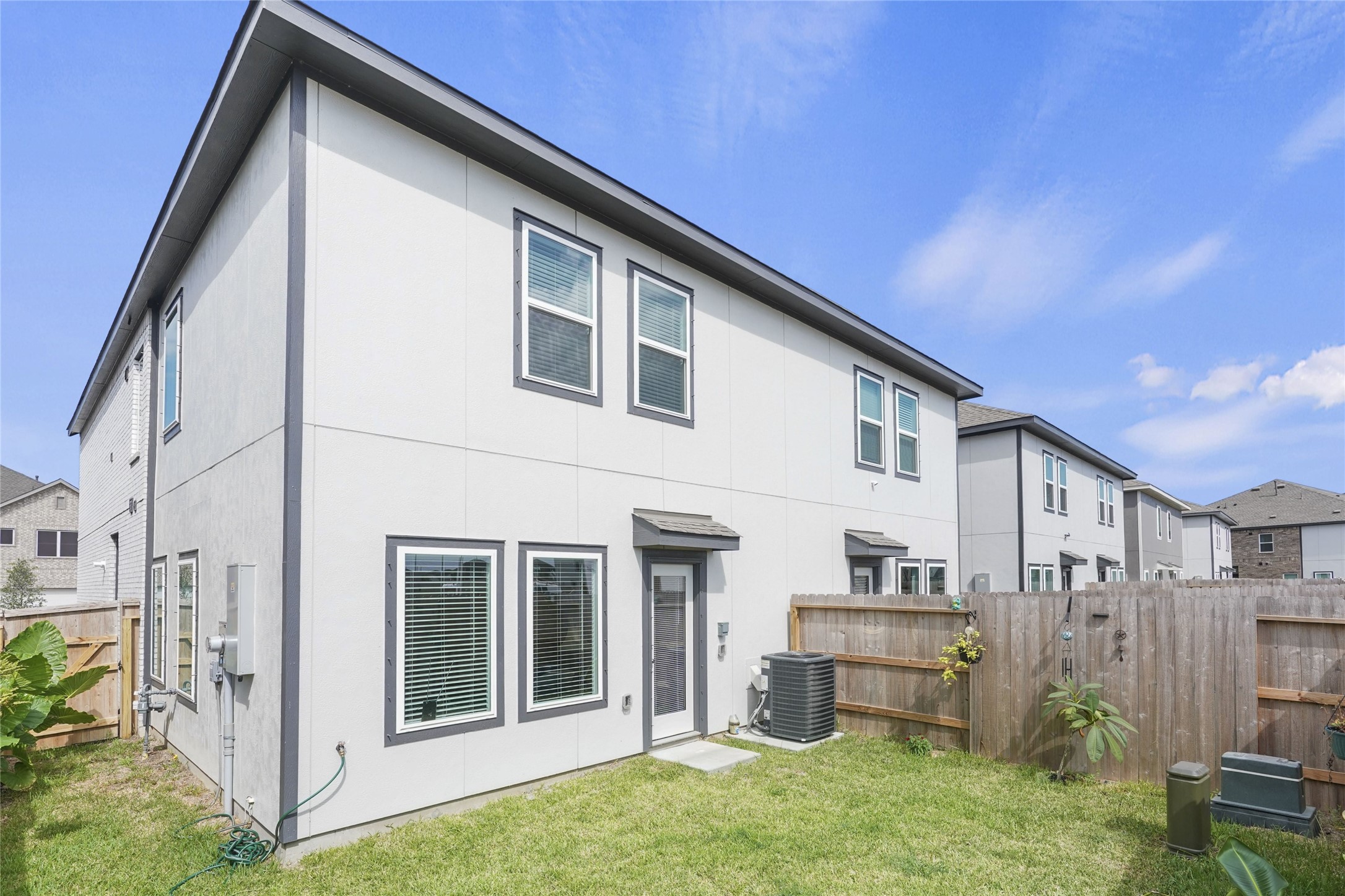 2160 Salinas Drive, Rosharon, TX 77583