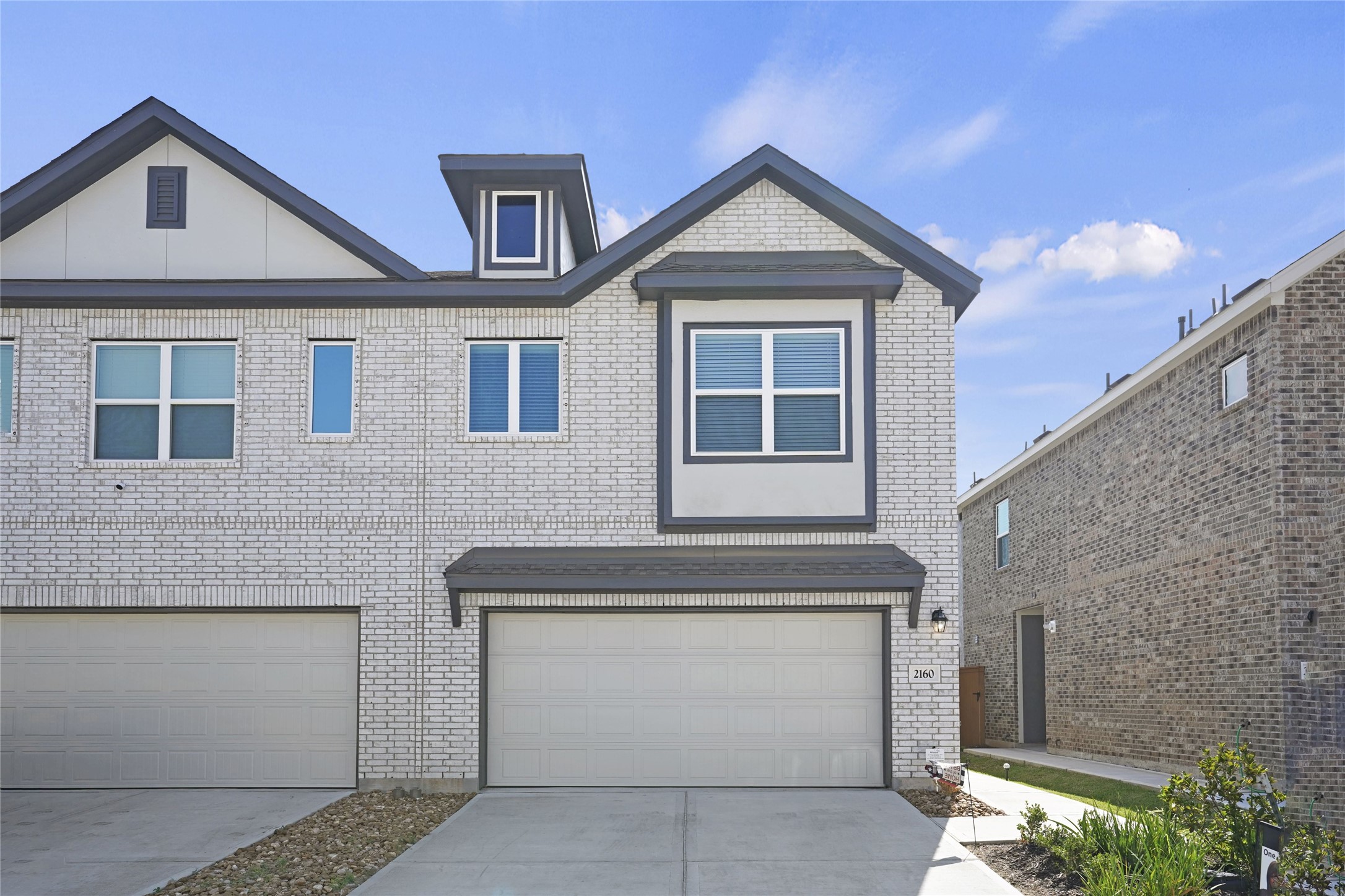 2160 Salinas Drive, Rosharon, TX 77583 2160 Salinas Drive, Rosharon, TX 77583