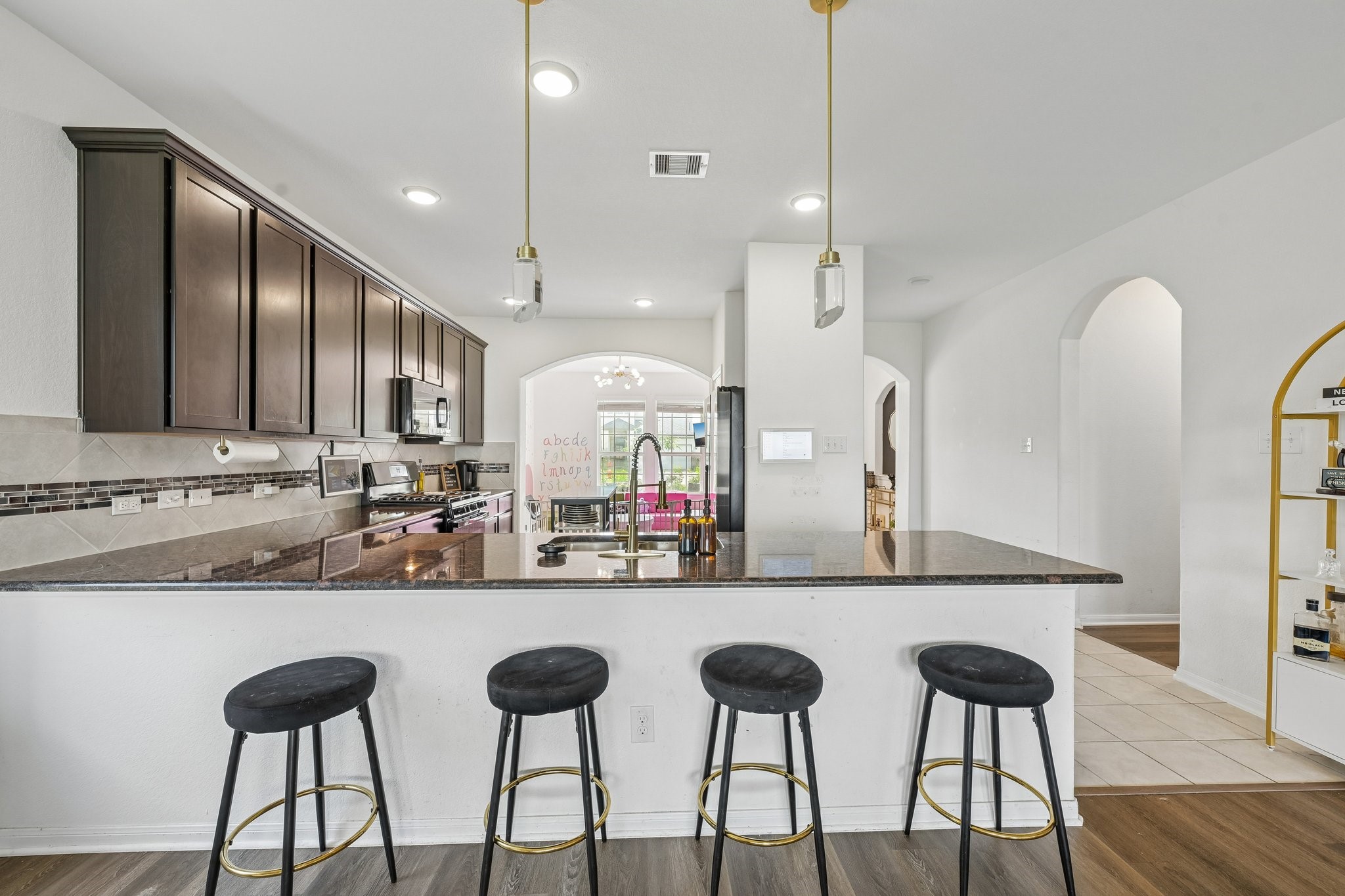 Breakfast bar