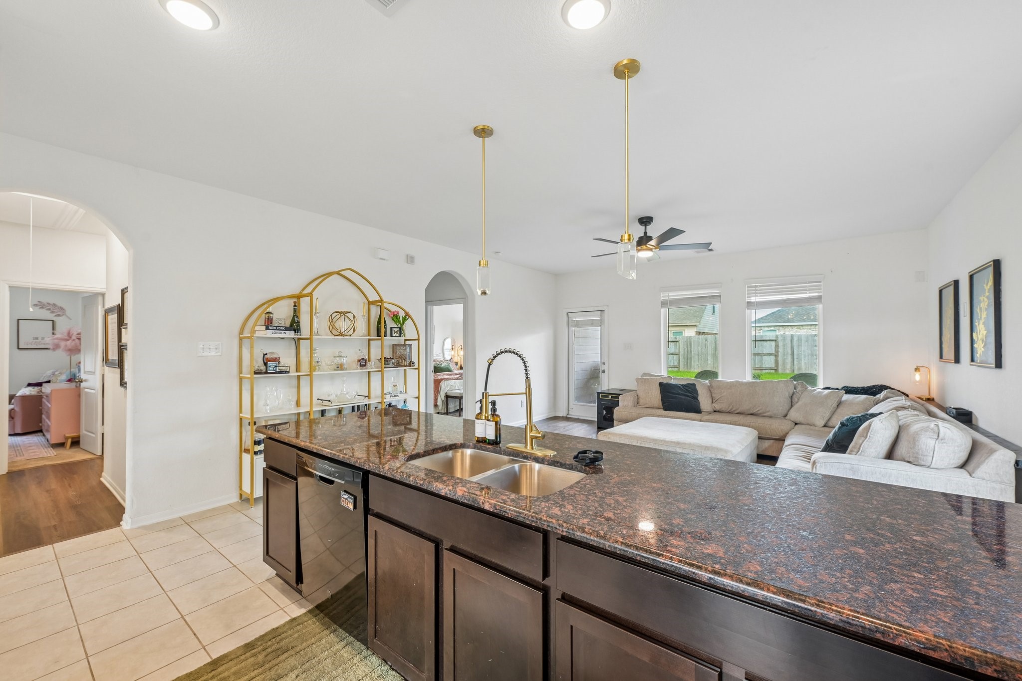 Kitchen bar