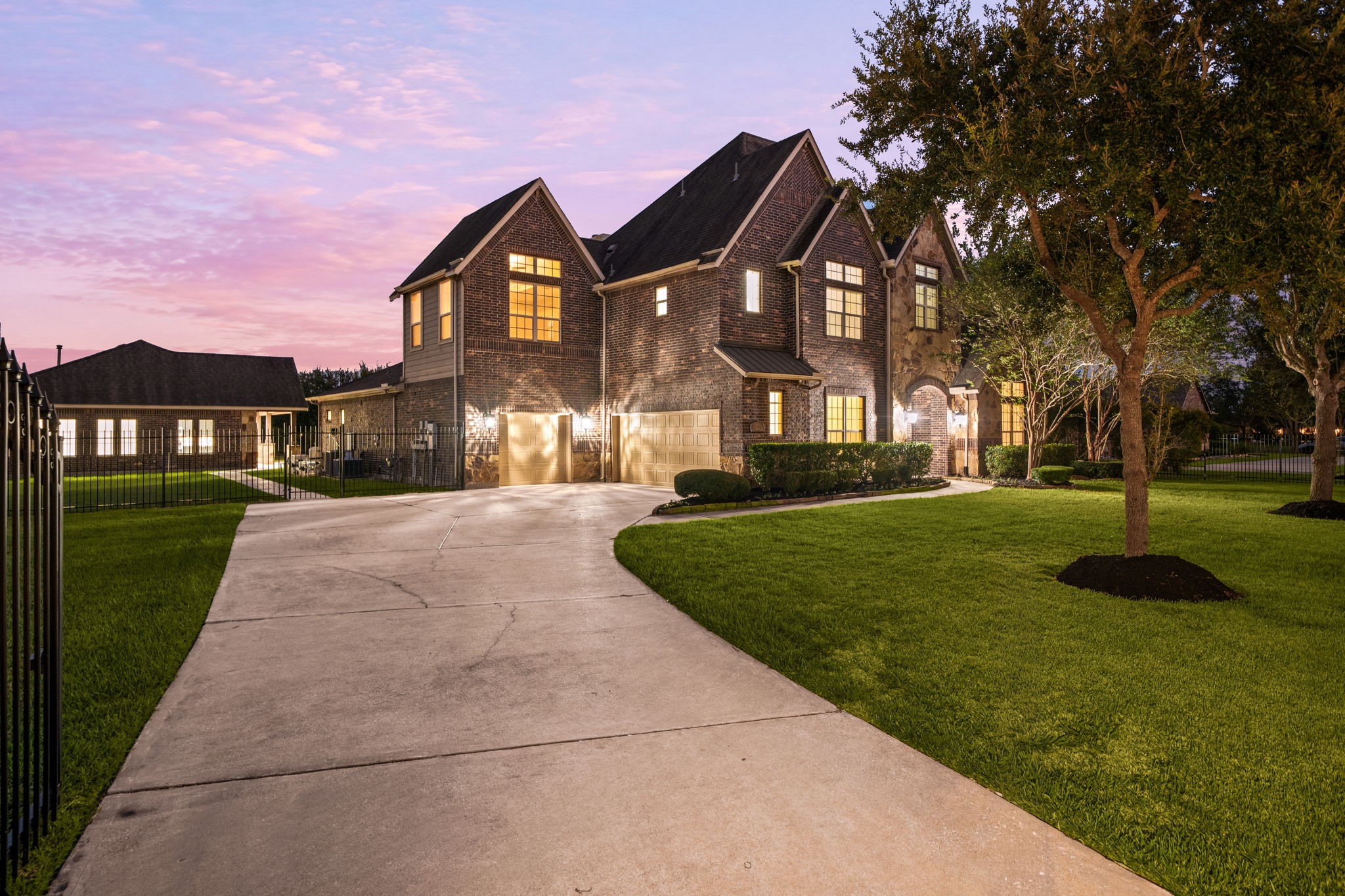Thank you for viewing our listing. We'd love to show you this home! Call us today to schedule your private showing.