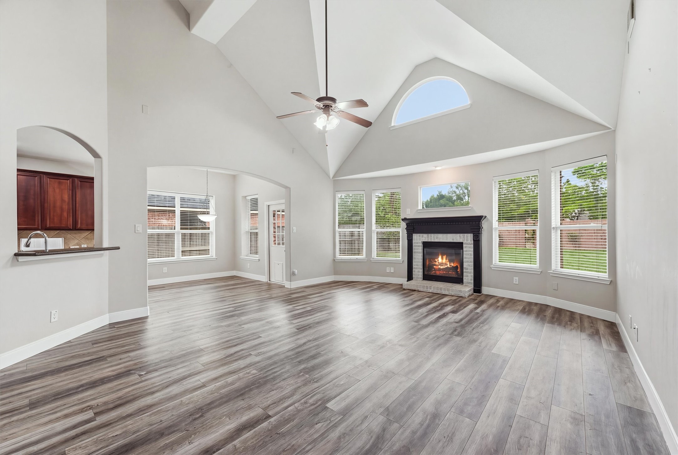 10510 Landsdowne Pointe Drive, Spring, TX 77379 10510 Landsdowne Pointe Drive, Spring, TX 77379