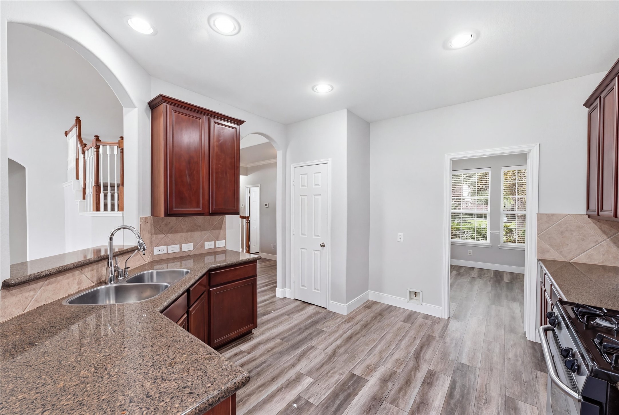 10510 Landsdowne Pointe Drive, Spring, TX 77379 10510 Landsdowne Pointe Drive, Spring, TX 77379