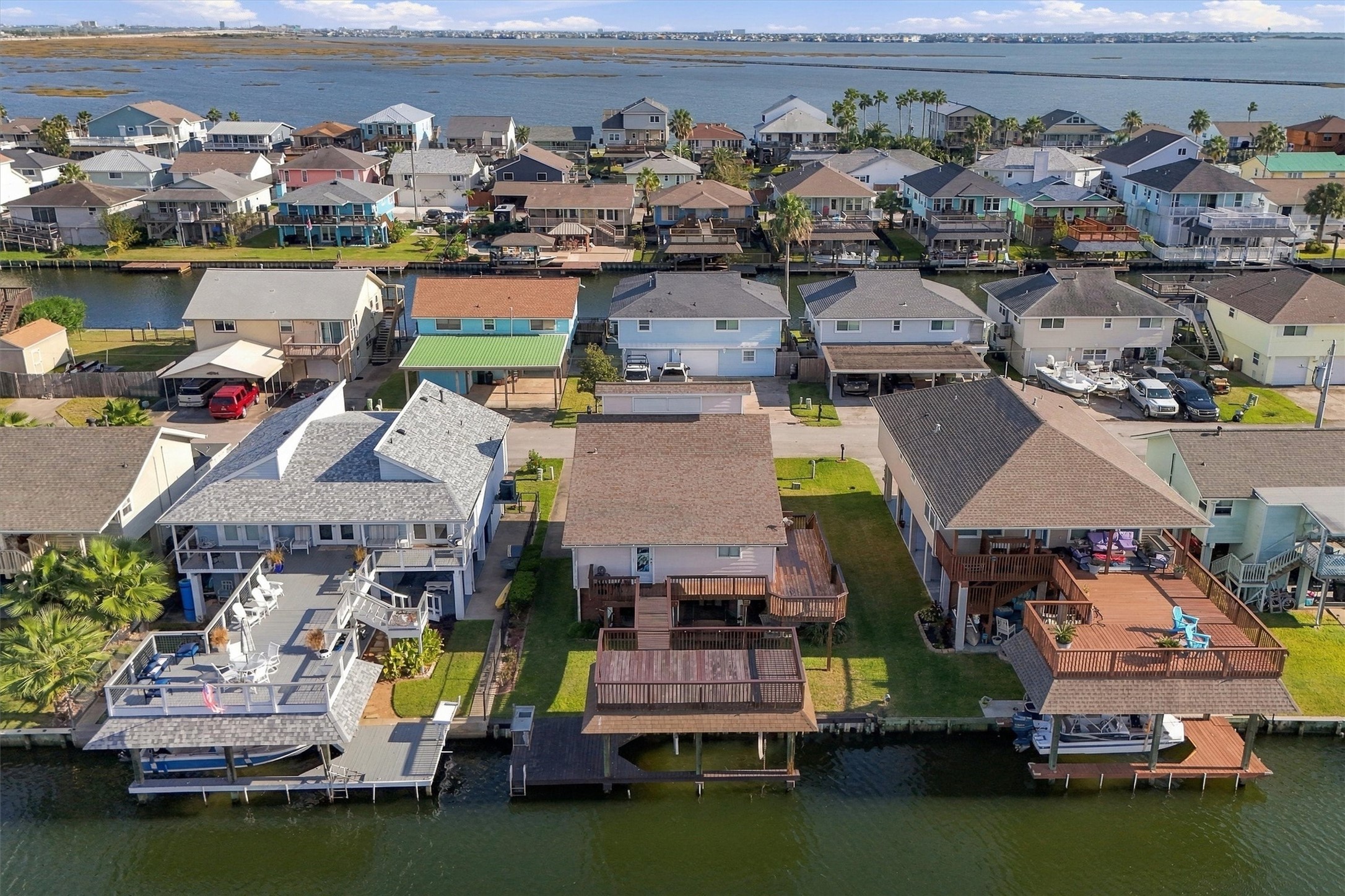 1031 Redfish Street, Bayou Vista, TX 77563