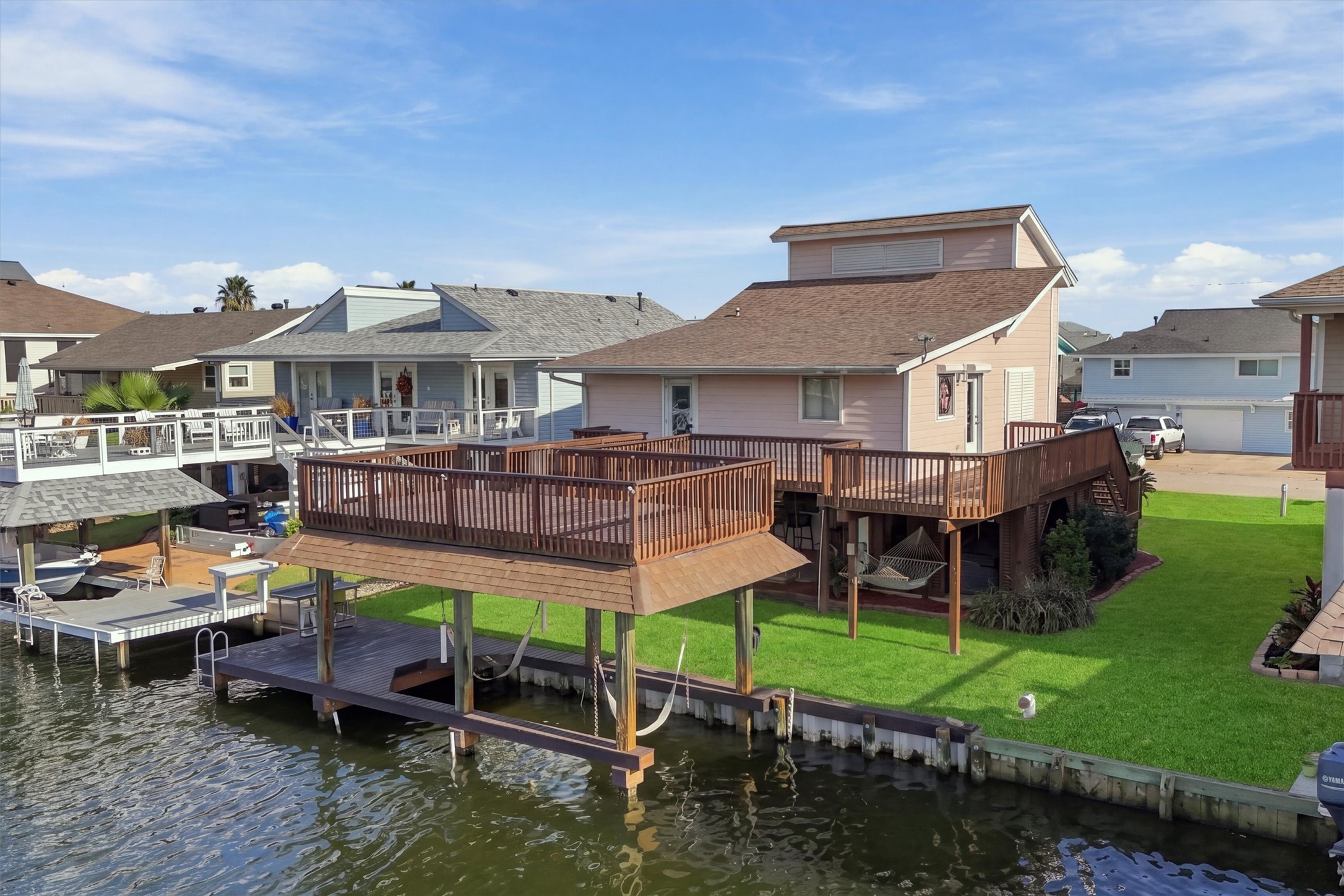 1031 Redfish Street, Bayou Vista, TX 77563