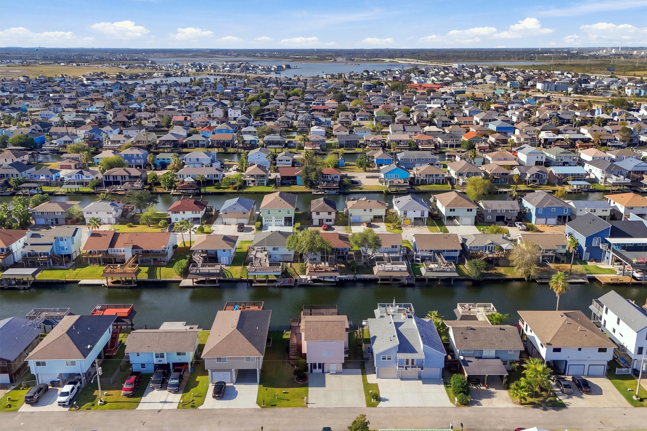 1031 Redfish Street, Bayou Vista, TX 77563