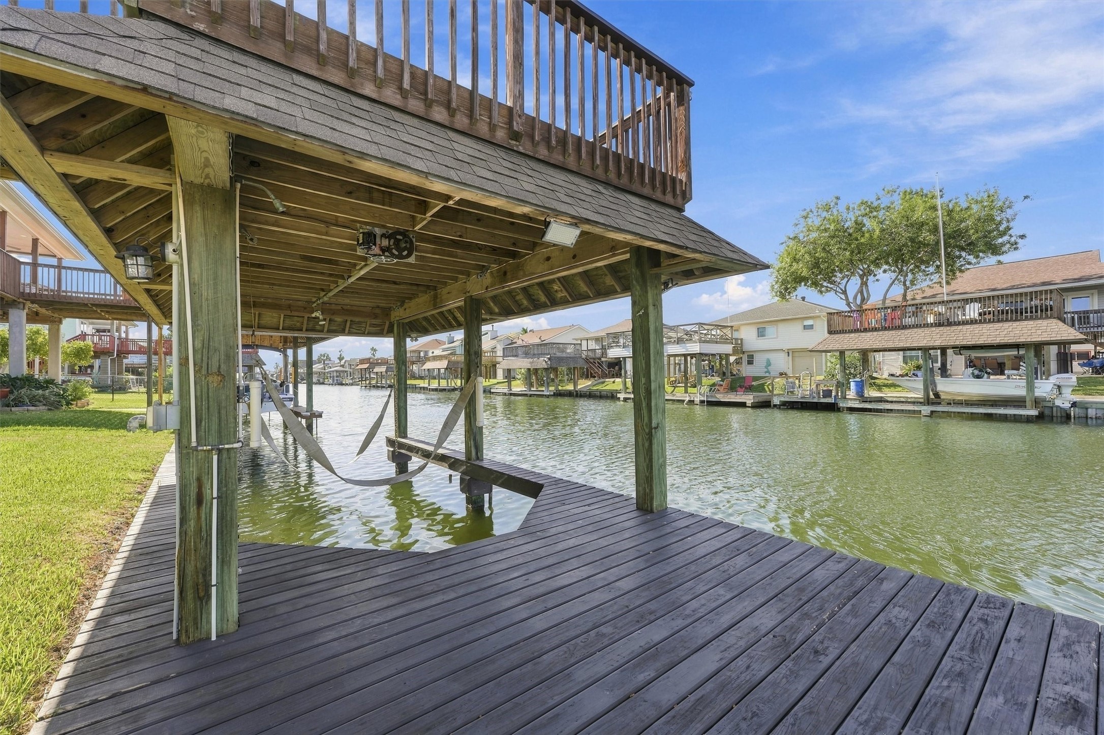 1031 Redfish Street, Bayou Vista, TX 77563