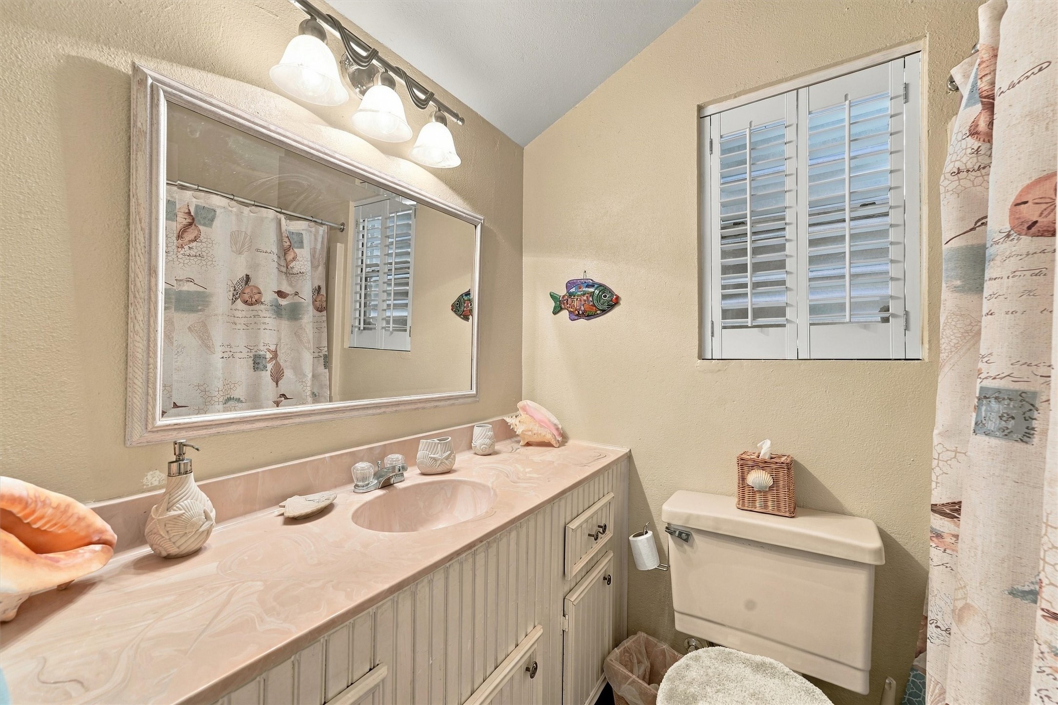 1031 Redfish Street, Bayou Vista, TX 77563